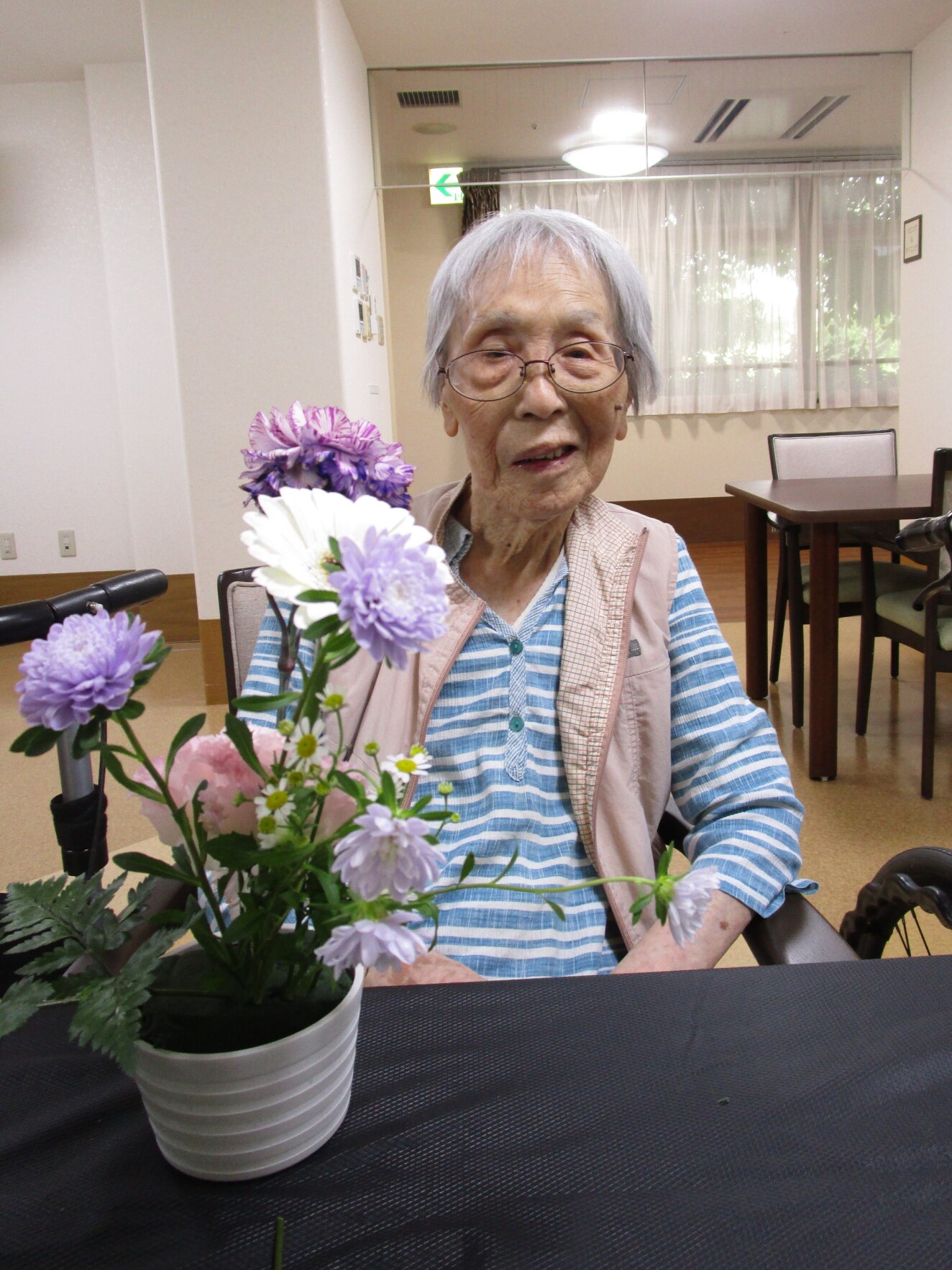 お花屋さんがくるフラワーアレンジメント-6　ニチイホーム成城