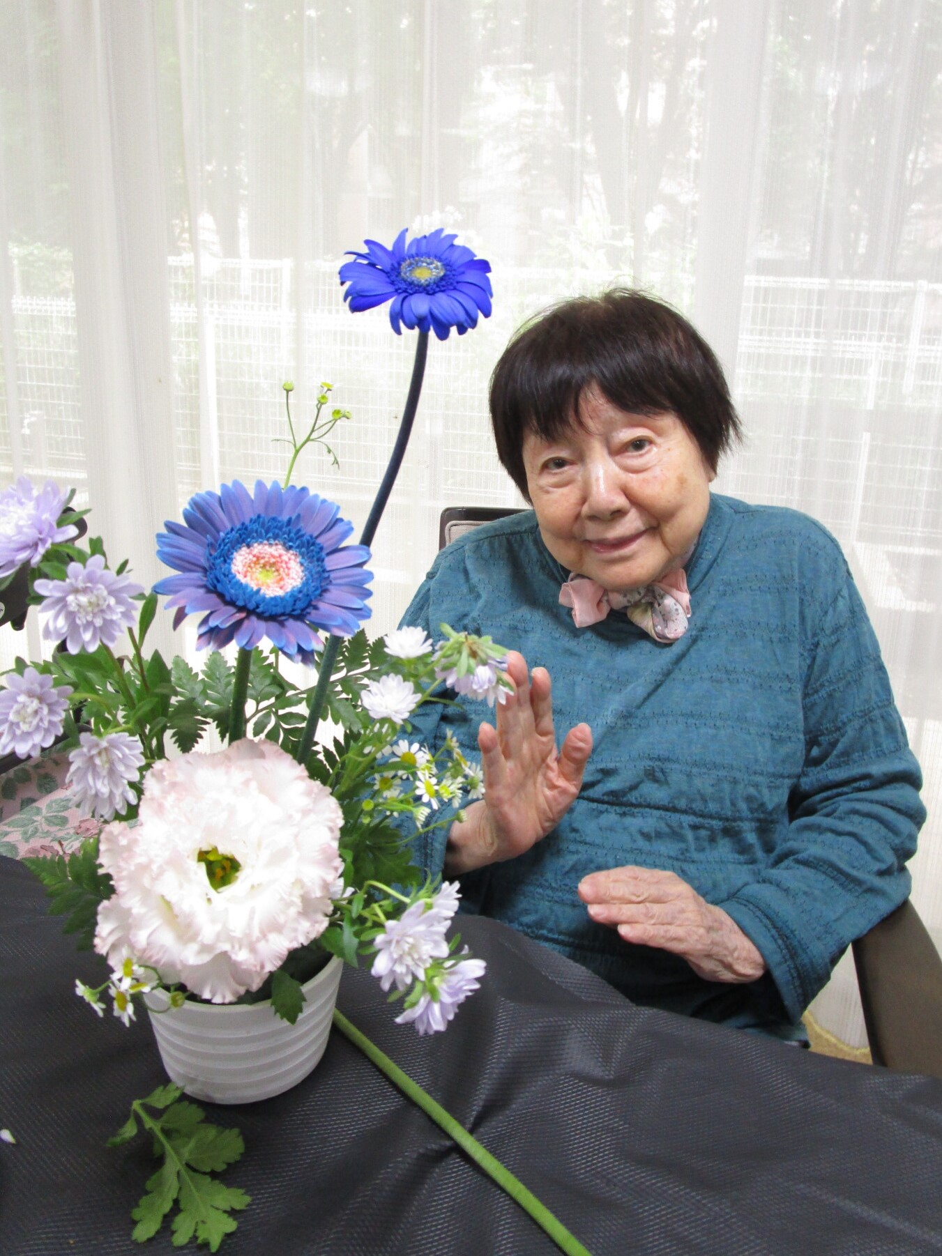 お花屋さんがくるフラワーアレンジメント-1　ニチイホーム成城