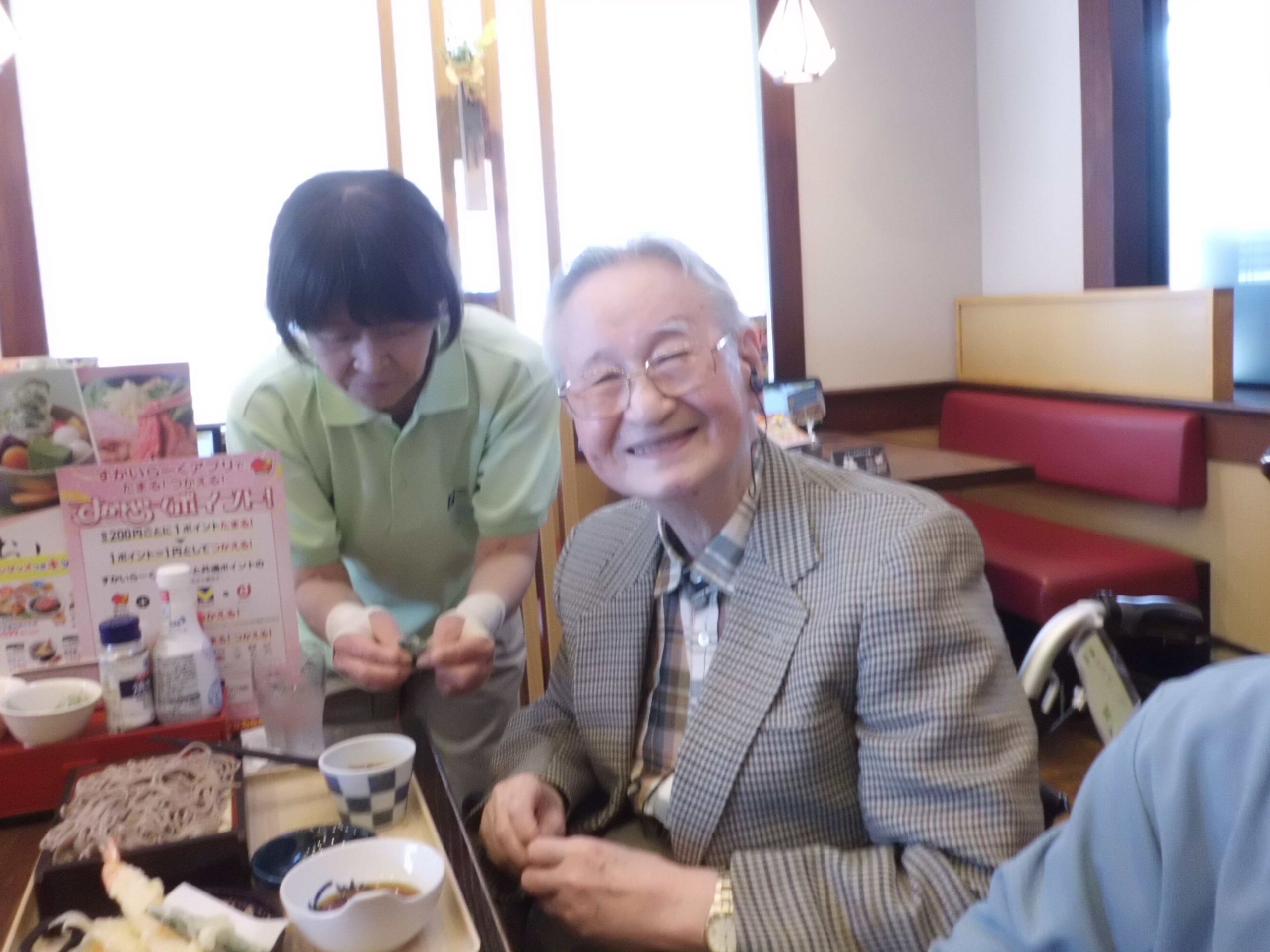食のリクエストに応えて外食へ-2　ニチイホーム昭島昭和の森