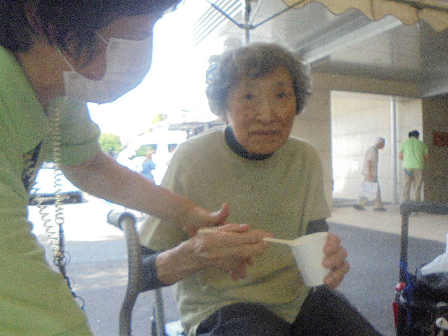 夏の風物詩 流しそうめん-3　ニチイホーム不動前