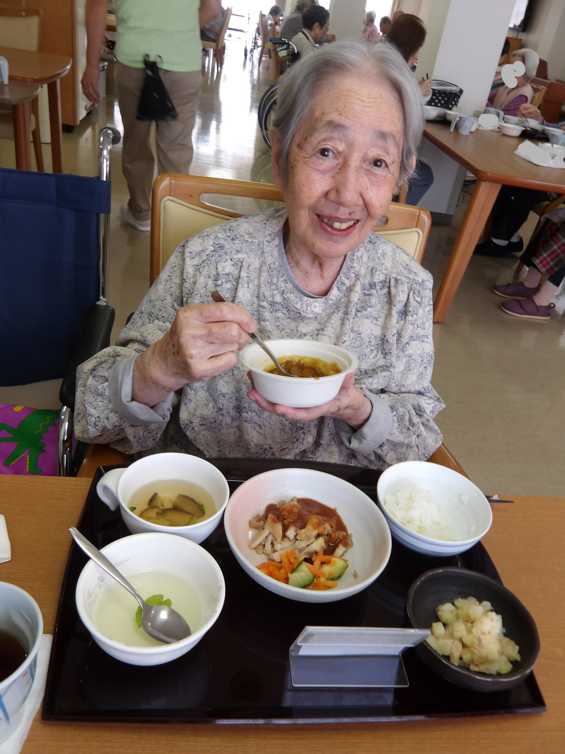 カレー作りと試食-6　ニチイホーム東府中