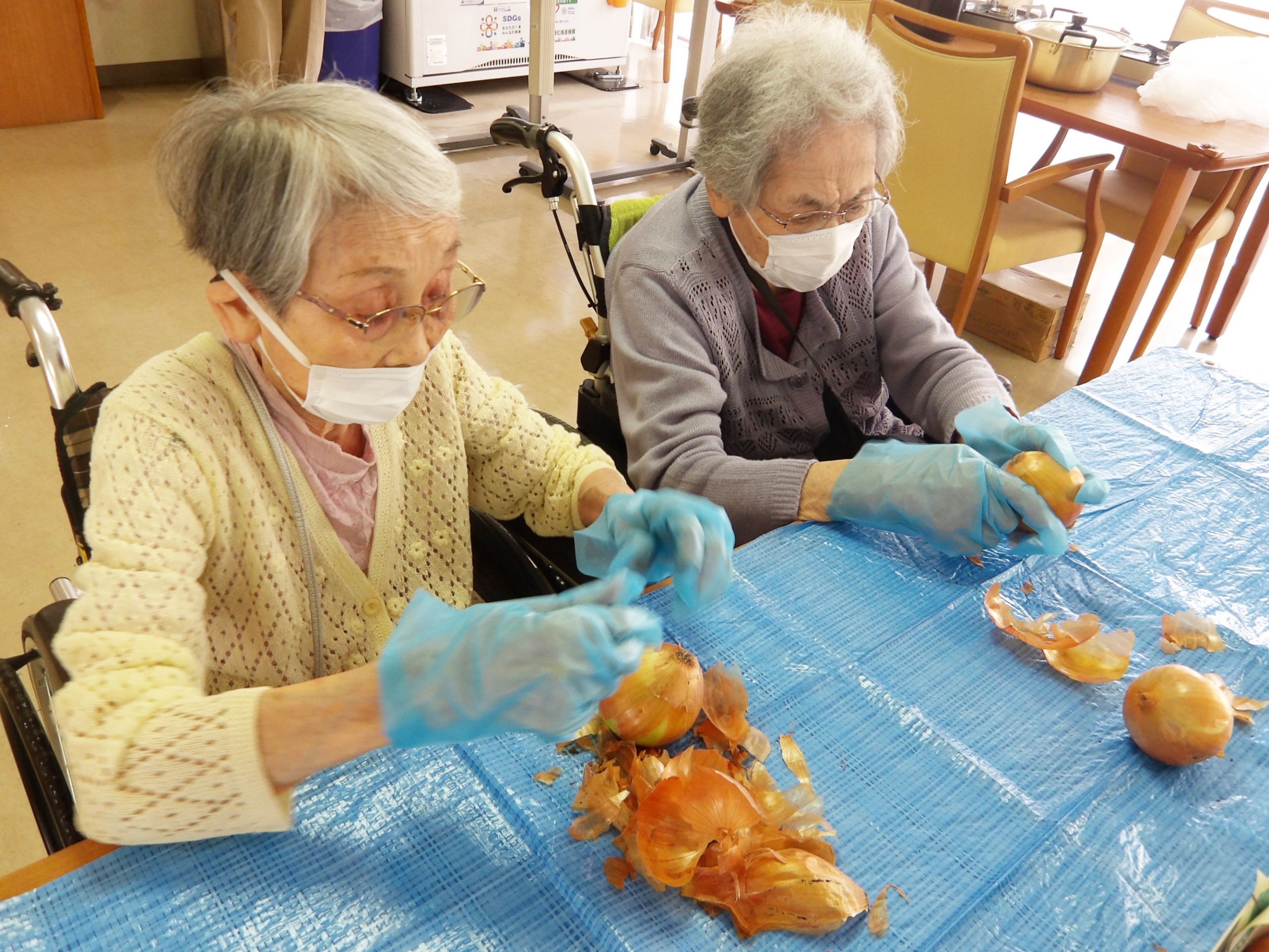 カレー作りと試食-1　ニチイホーム東府中