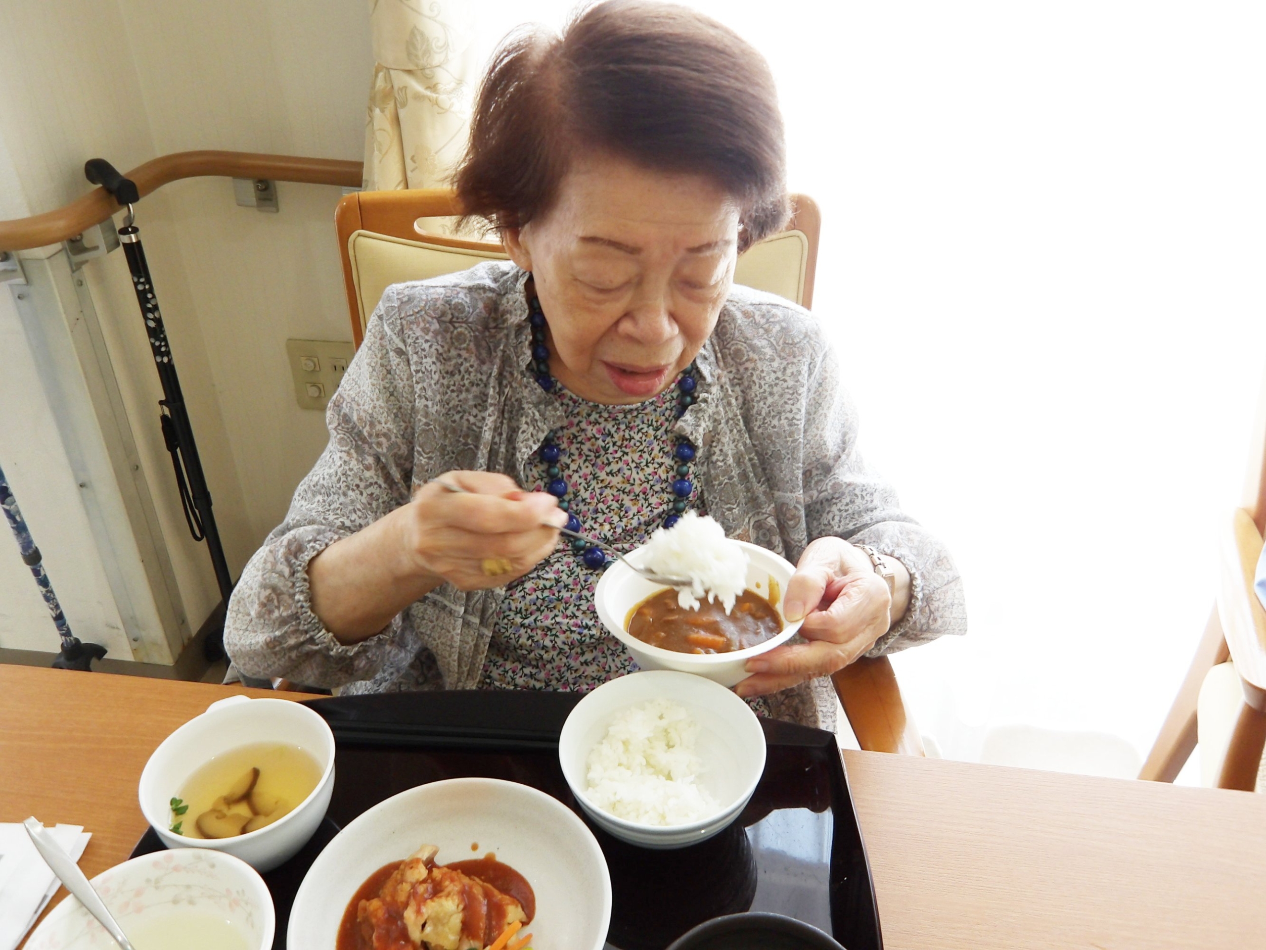カレー作りと試食-4　ニチイホーム東府中