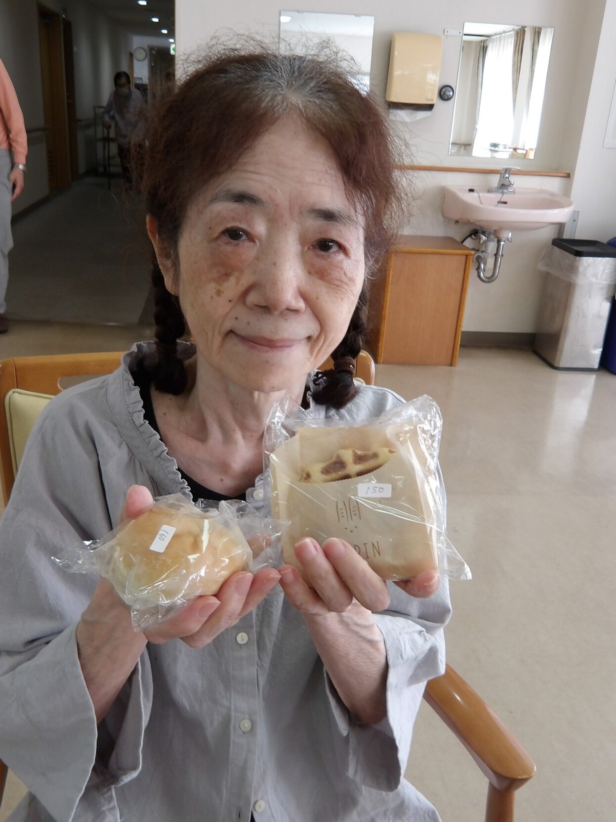 パン販売-1　ニチイホーム東府中