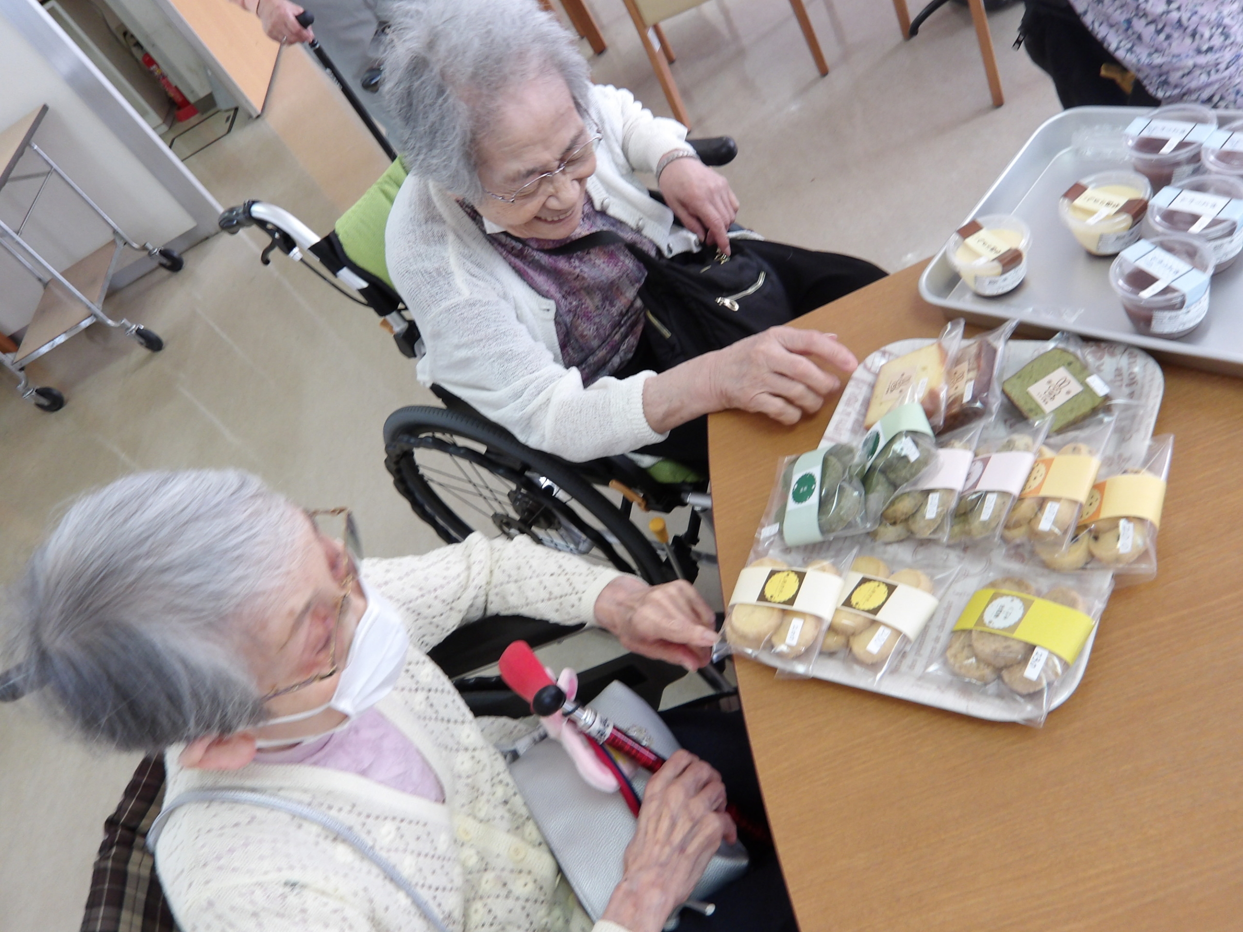 パン販売-2　ニチイホーム東府中