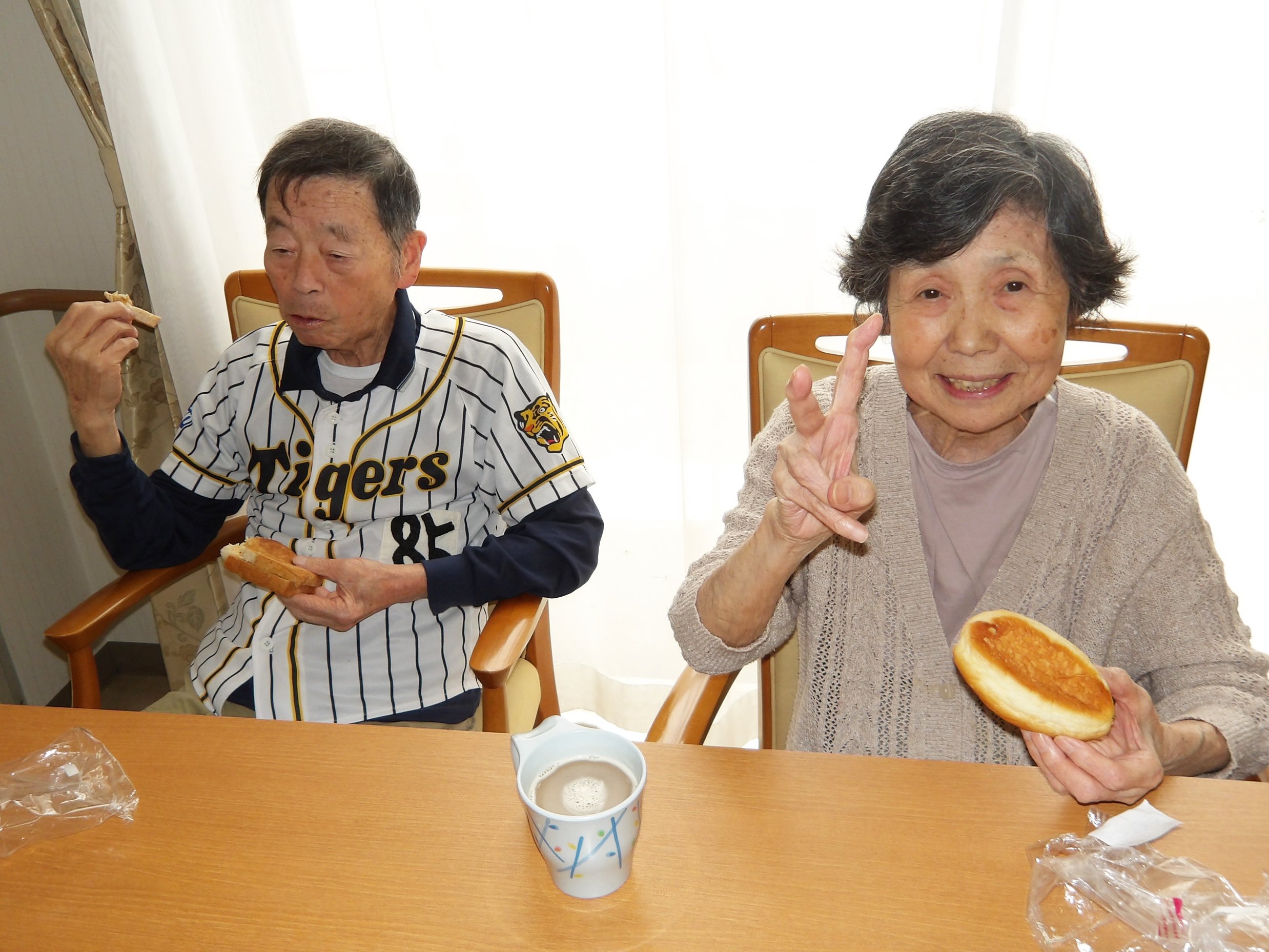 パン販売-5　ニチイホーム東府中
