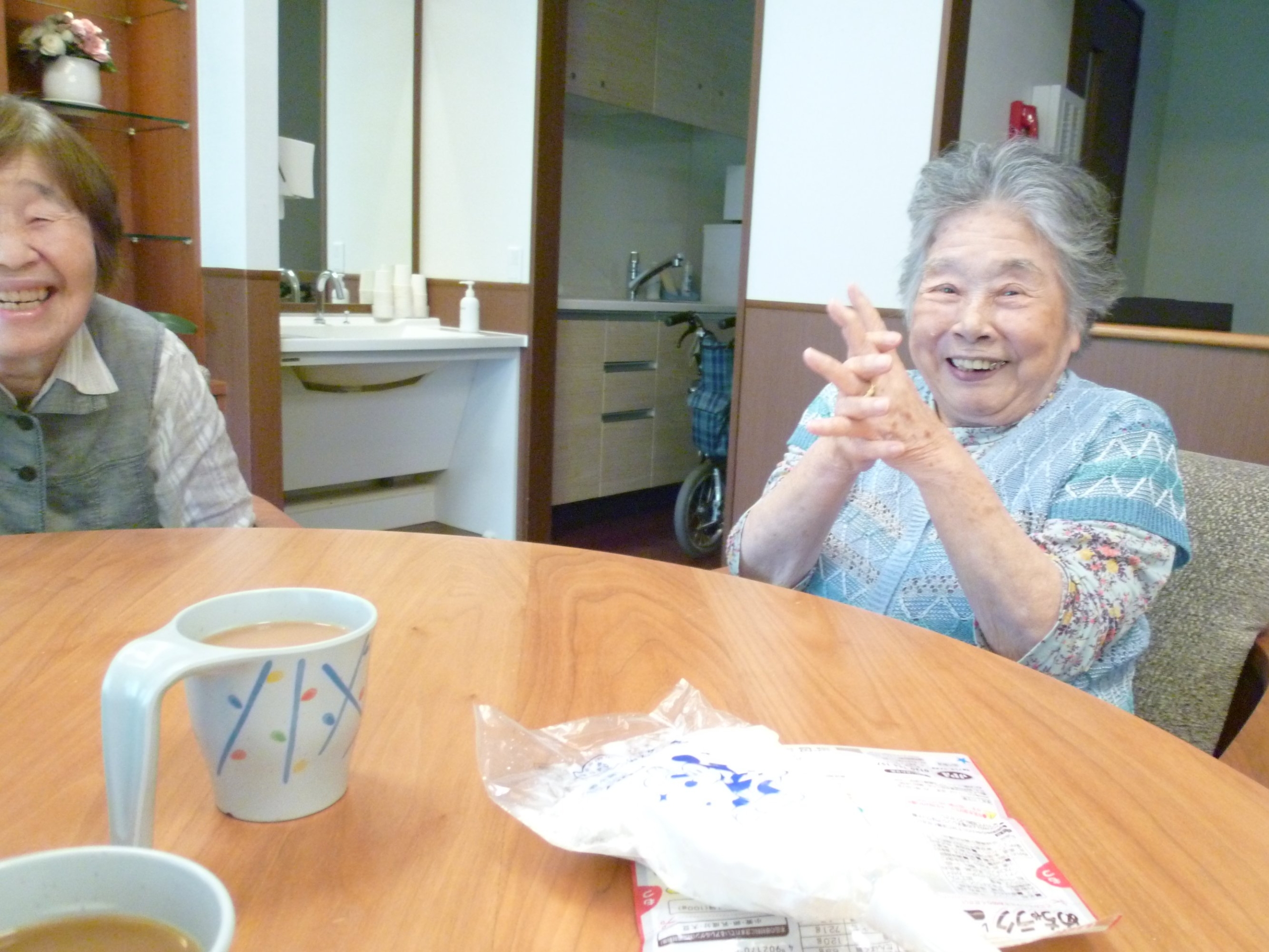 笑顔あふれるケーキ作り-1　ニチイホーム東船橋