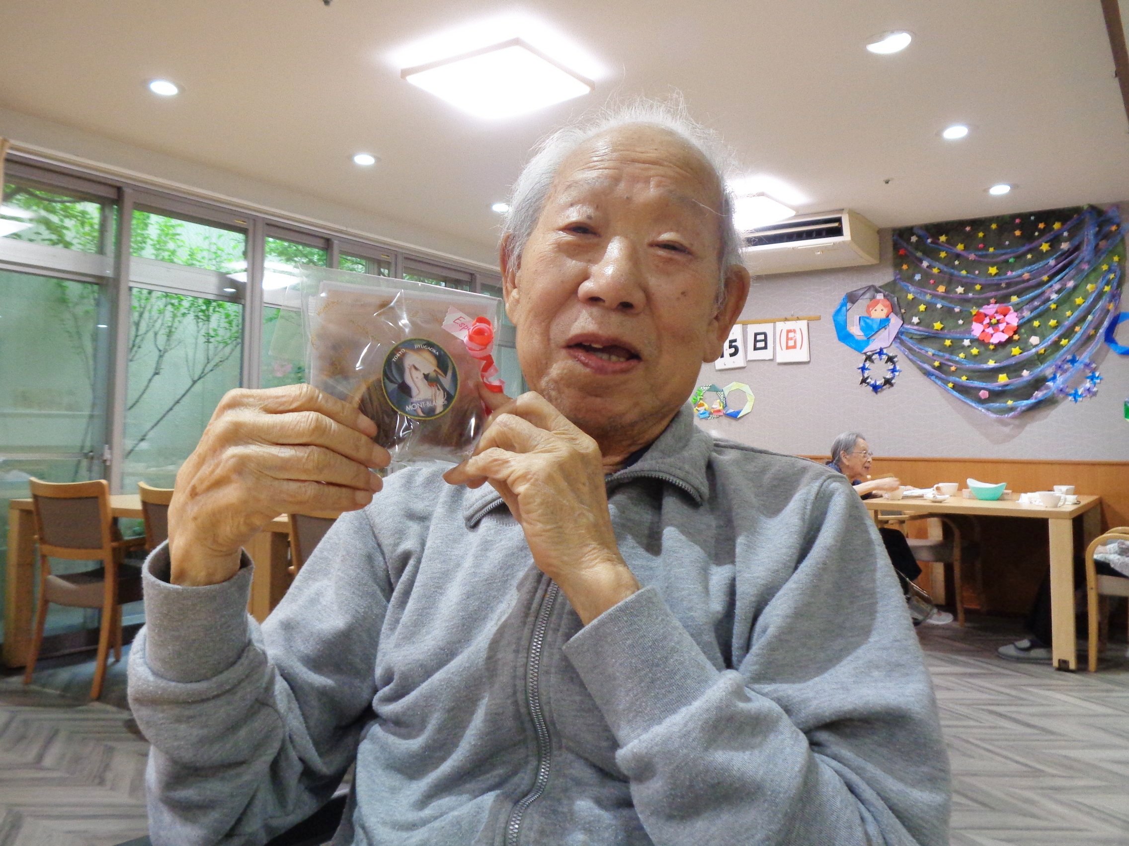父の日＆リトミック♪-1　ニチイホーム自由が丘
