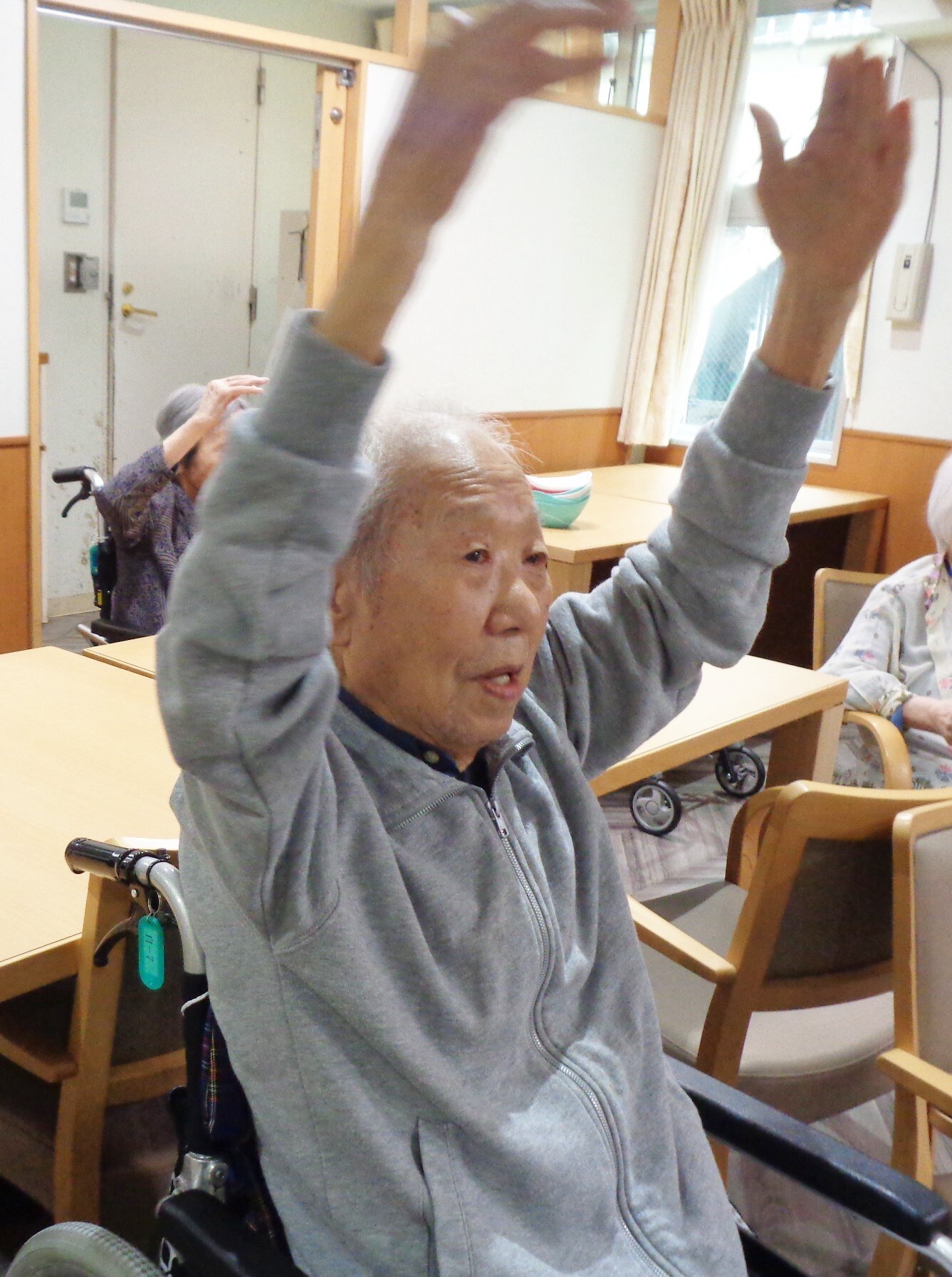 父の日＆リトミック♪-4　ニチイホーム自由が丘