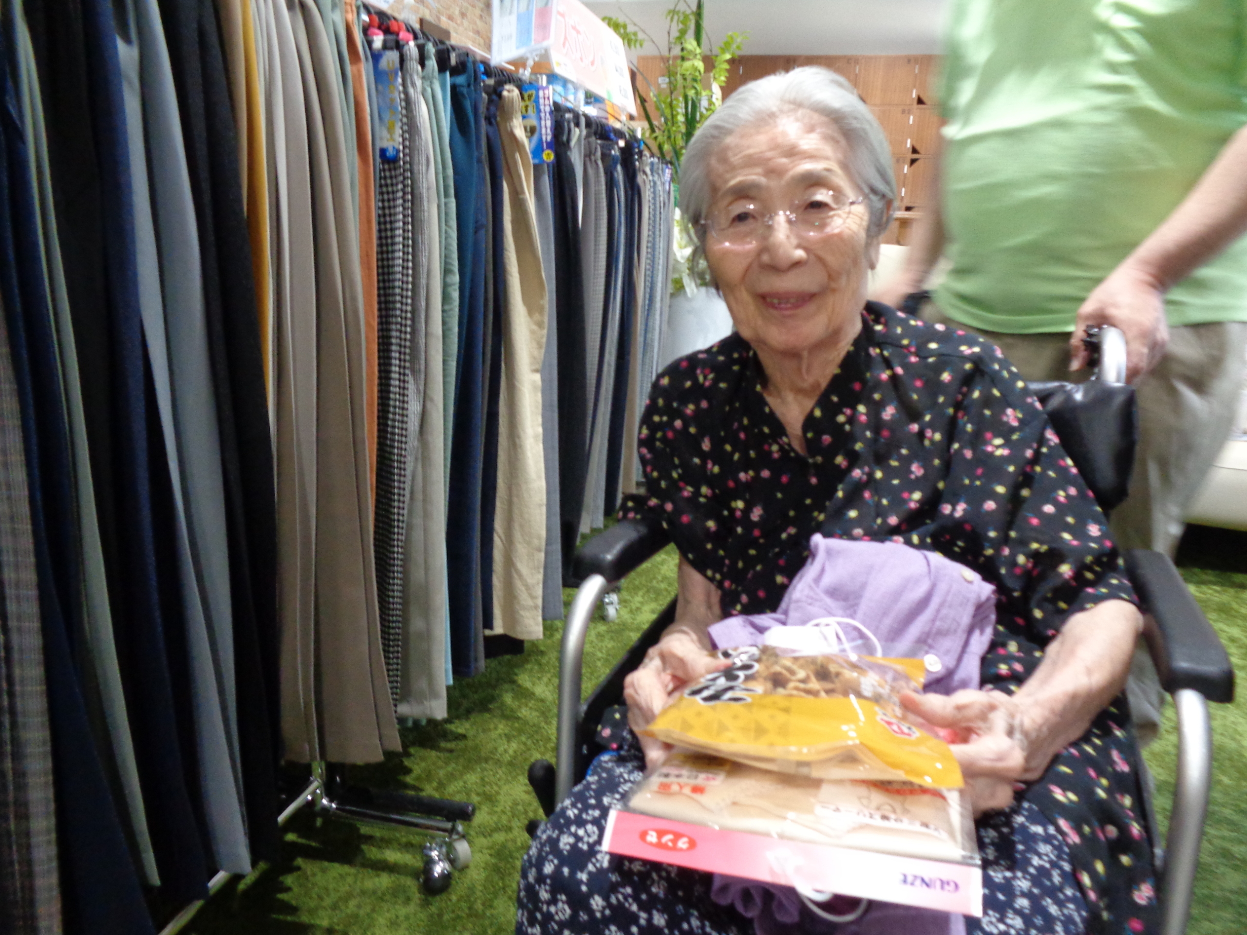 訪問販売でお買い物-1　ニチイホーム自由が丘