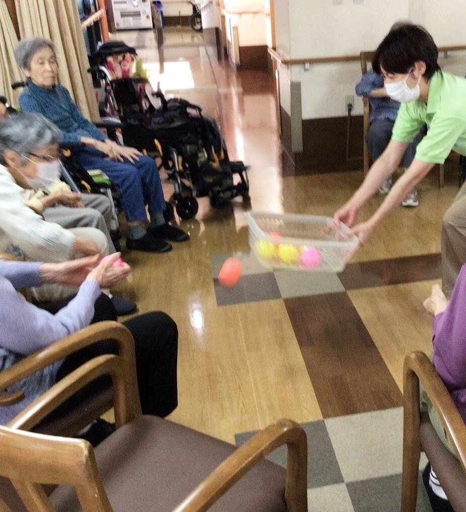 運動の後はトッピングアイス-1　ニチイホーム中野南台
