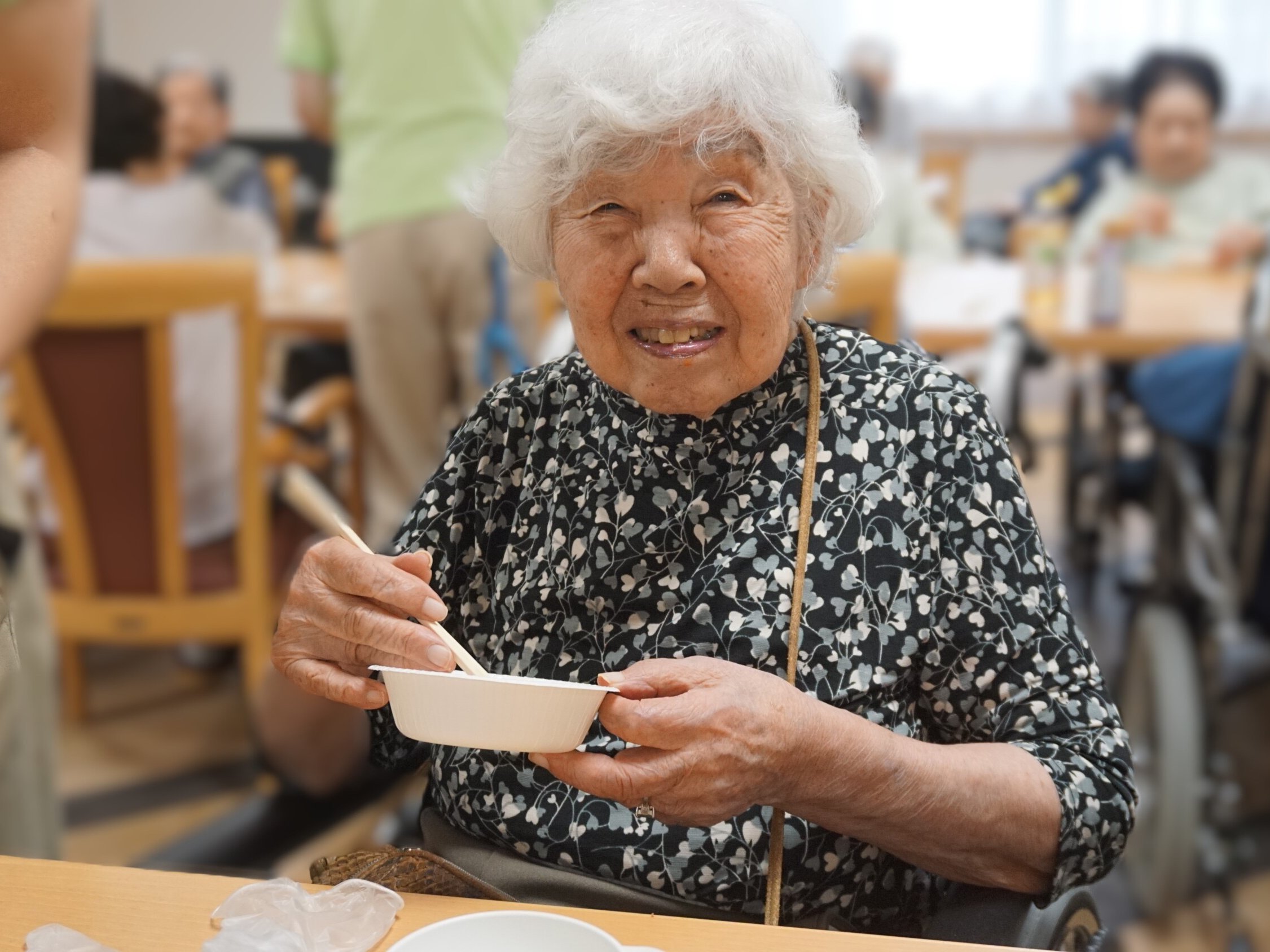 餃子作りに挑戦-4　ニチイホーム練馬高野台