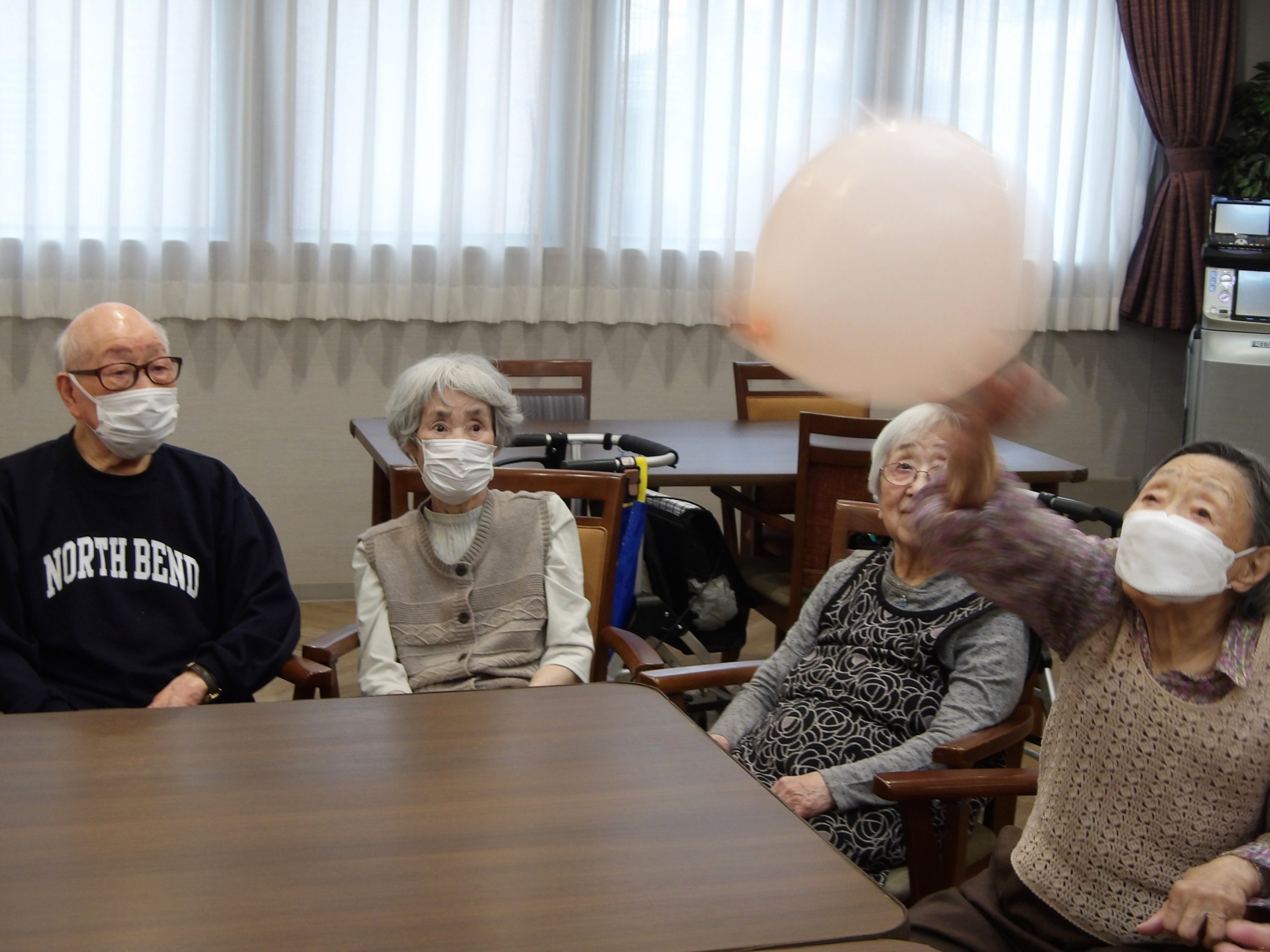 風船バレー-5　ニチイホーム野方