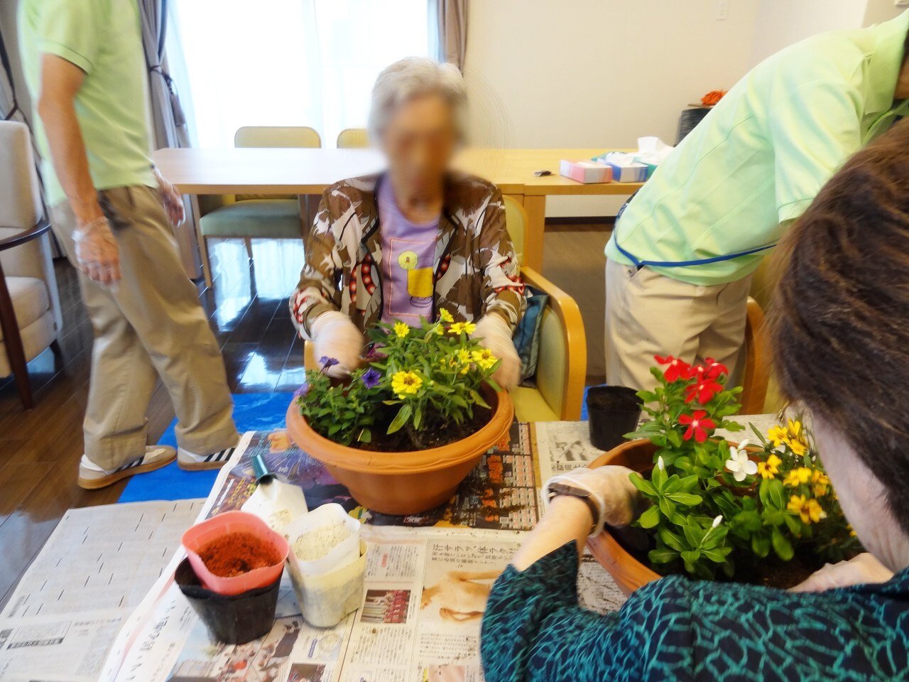 愛情込めて育てます、私たちの小さな庭-4　ニチイホーム渋谷本町