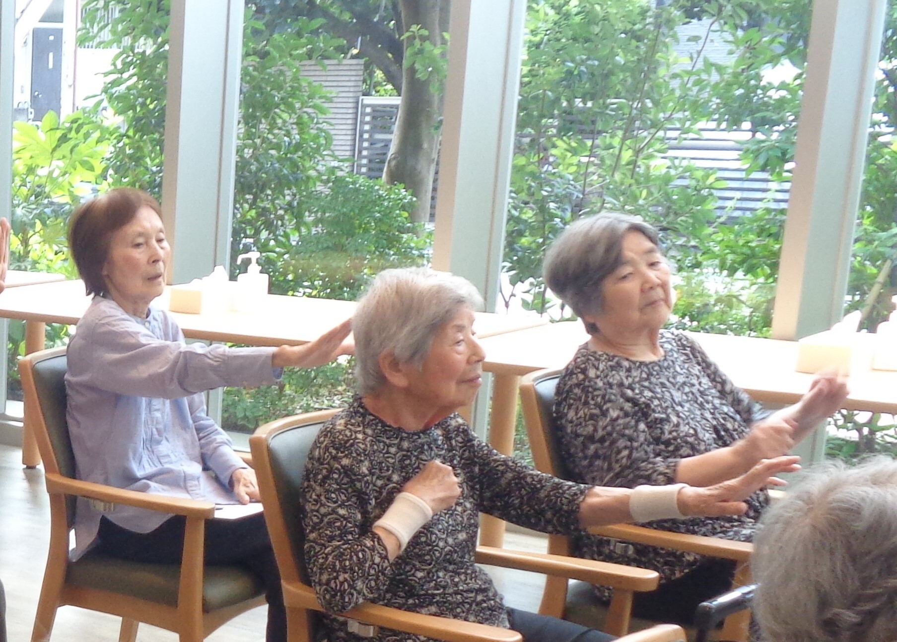 8月の音楽療法-3　ニチイホーム杉並松庵