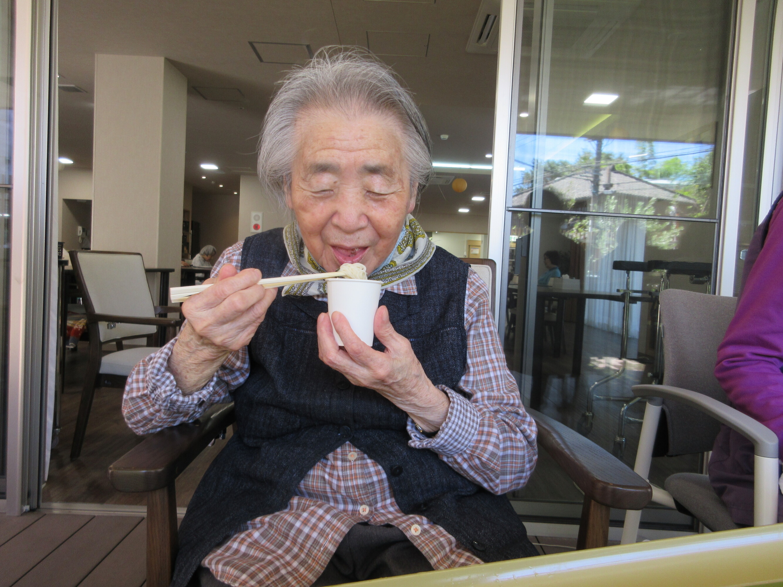 流しそうめん-1　ニチイホーム戸塚
