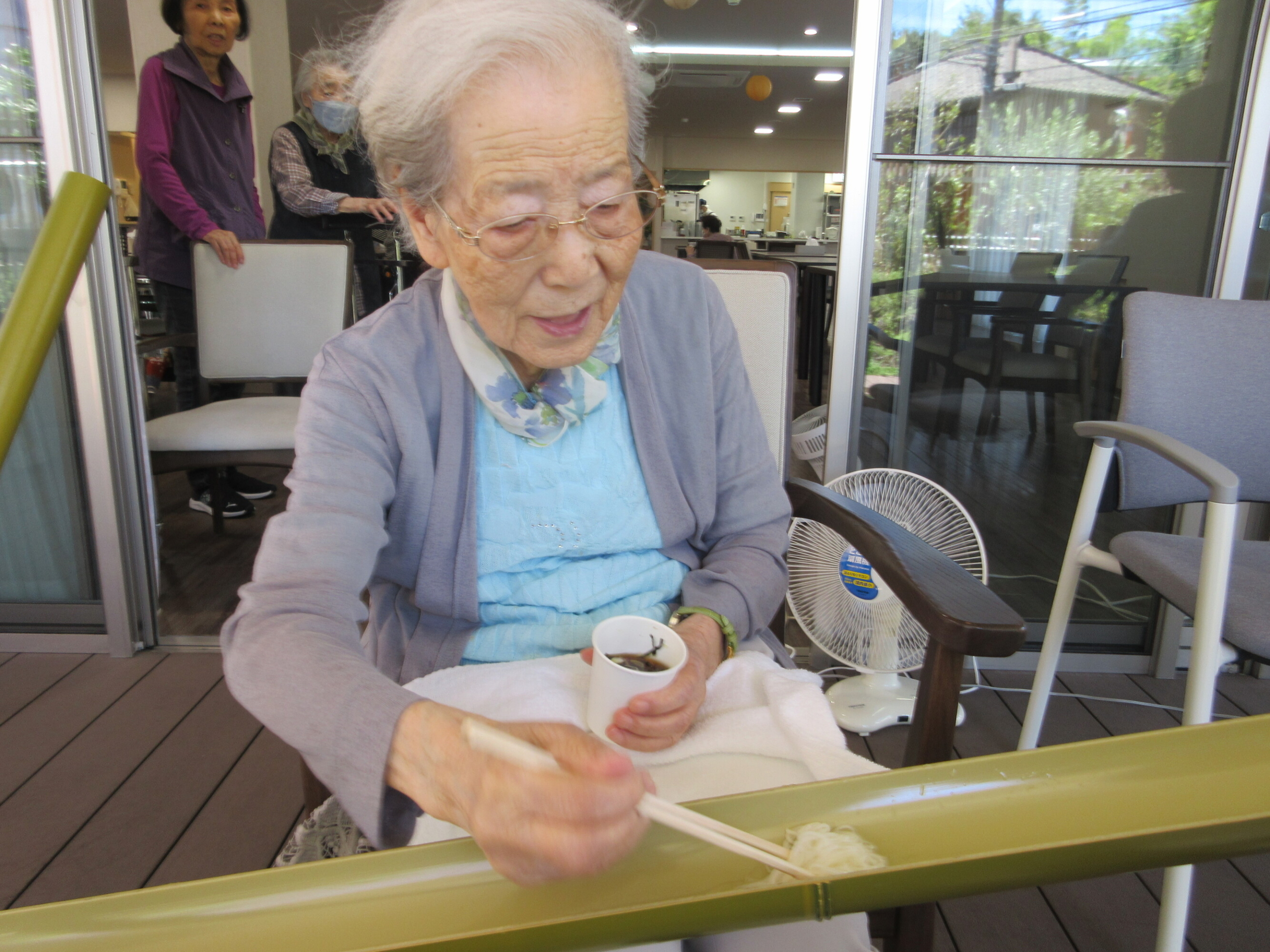 流しそうめん-4　ニチイホーム戸塚
