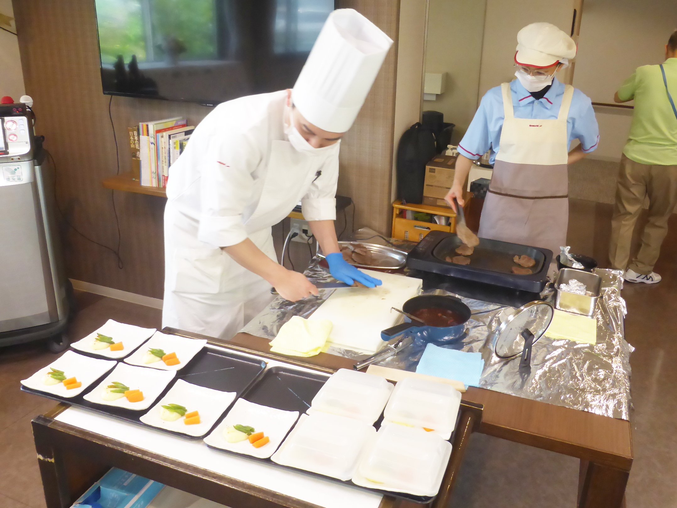 焼きたてステーキ-1　ニチイホーム用賀
