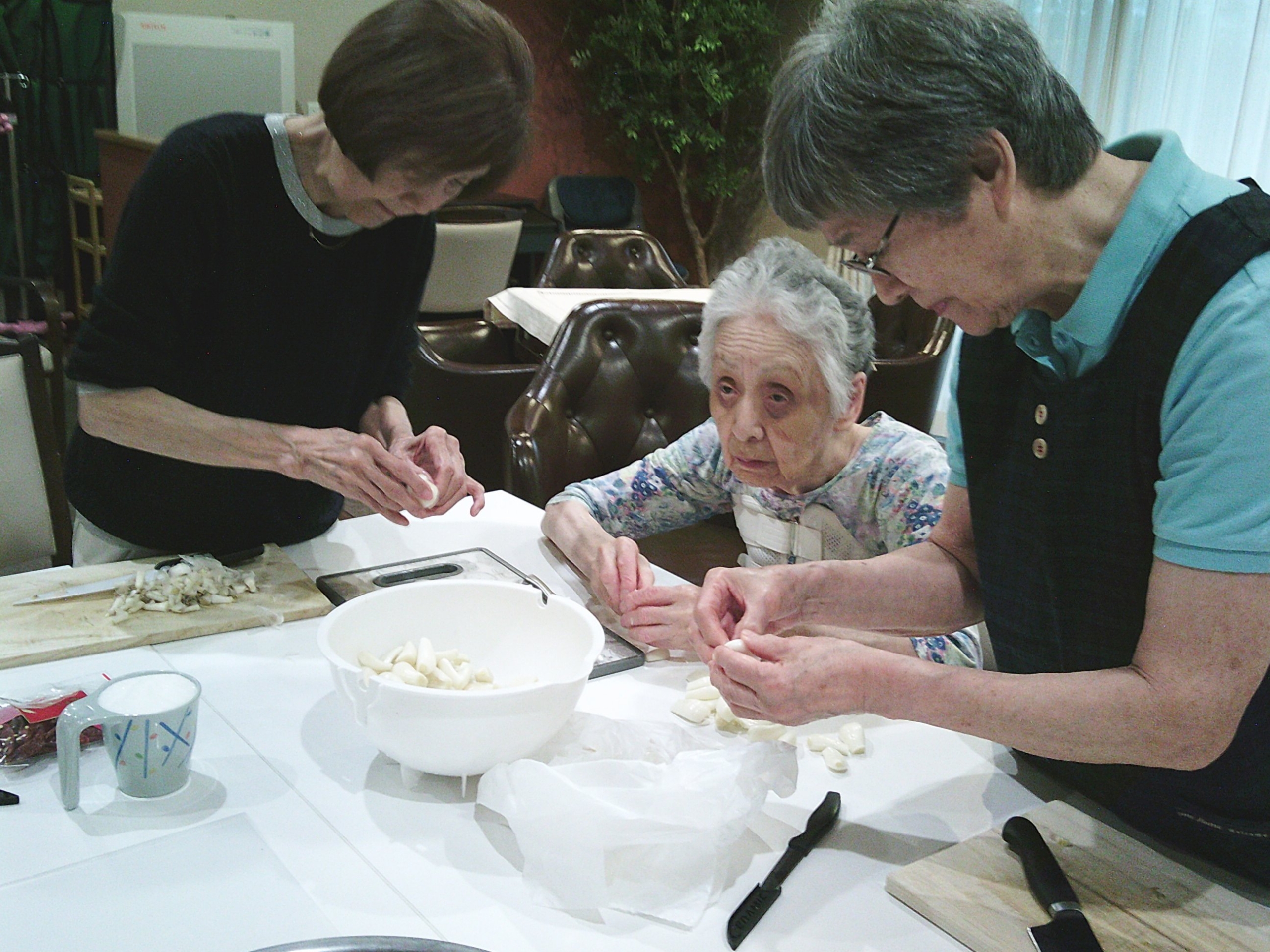 らっきょう作り・試食-3　ニチイホーム用賀