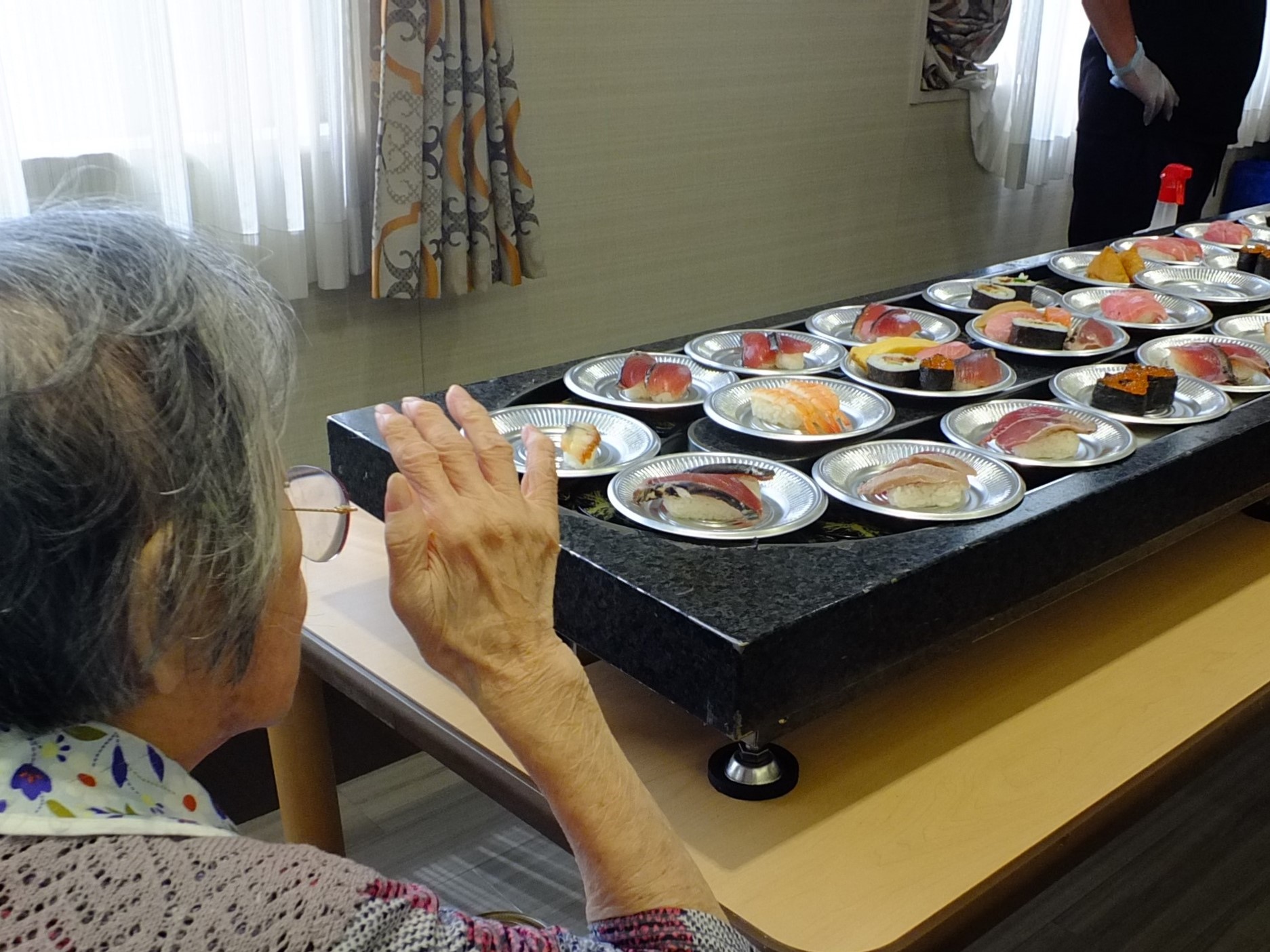 ニチイメゾン春日回転ずし20250915_２