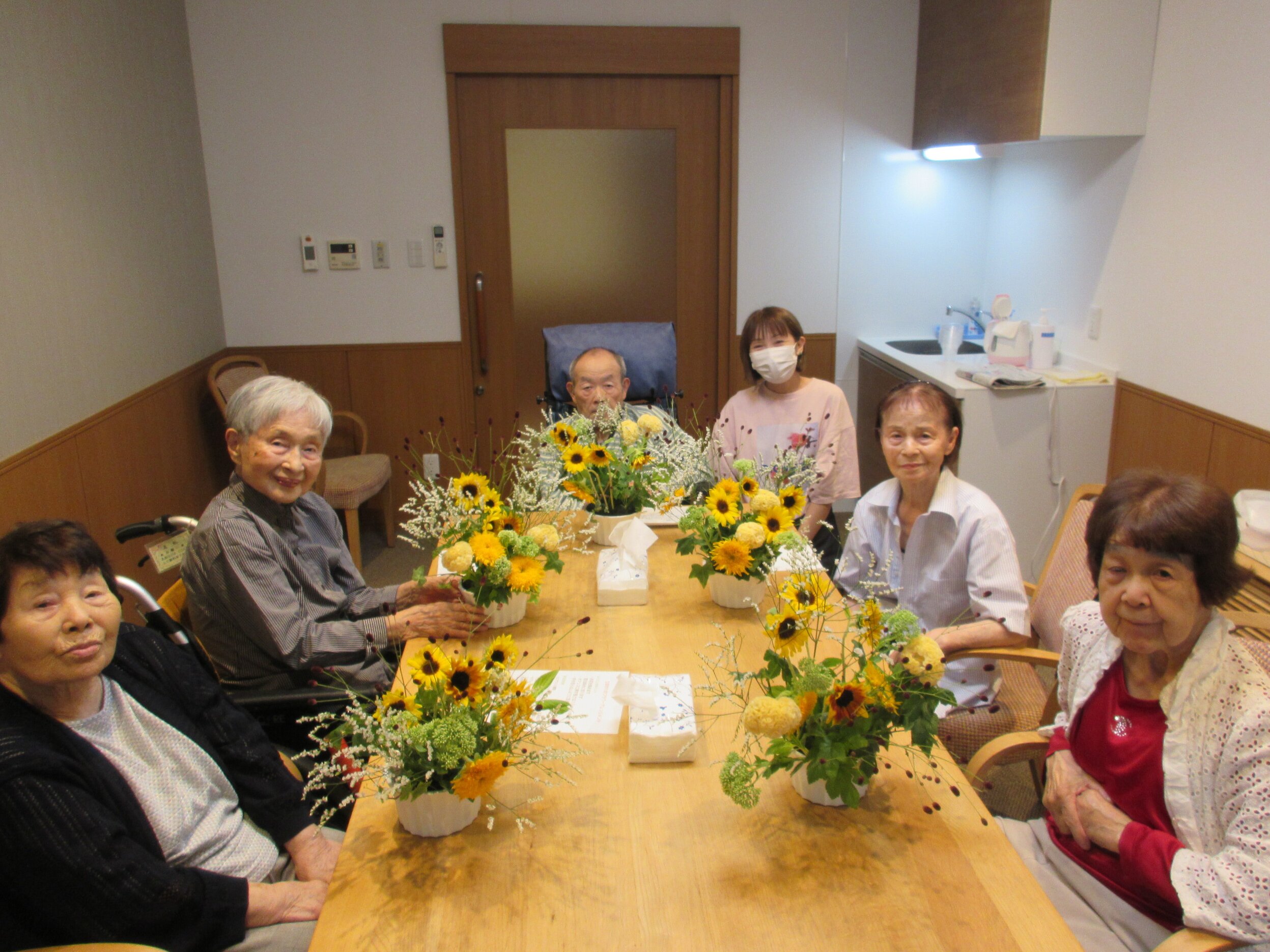 生け花教室始めました-2　ニチイホーム朝霞