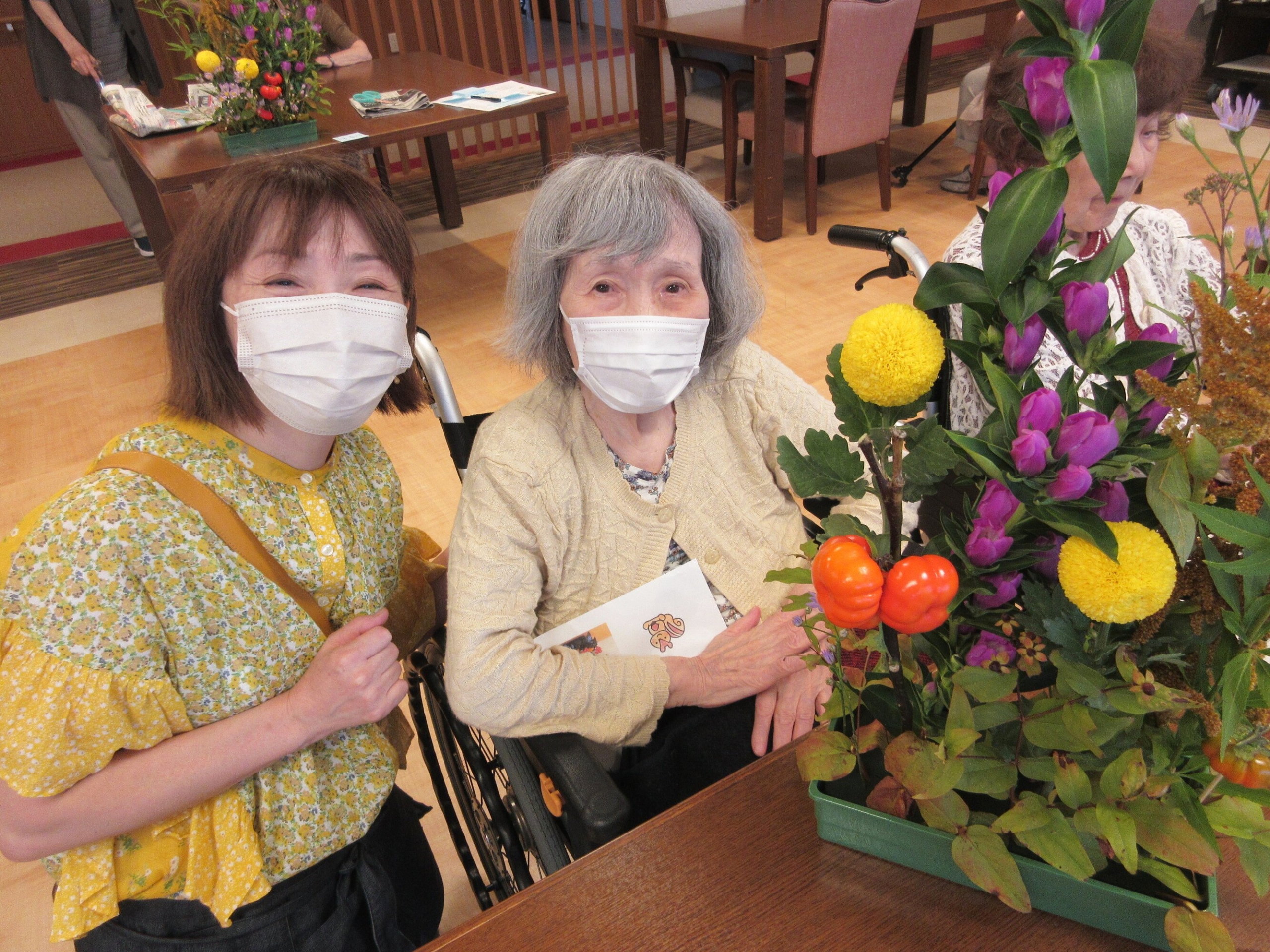 生け花教室始めました-4　ニチイホーム朝霞