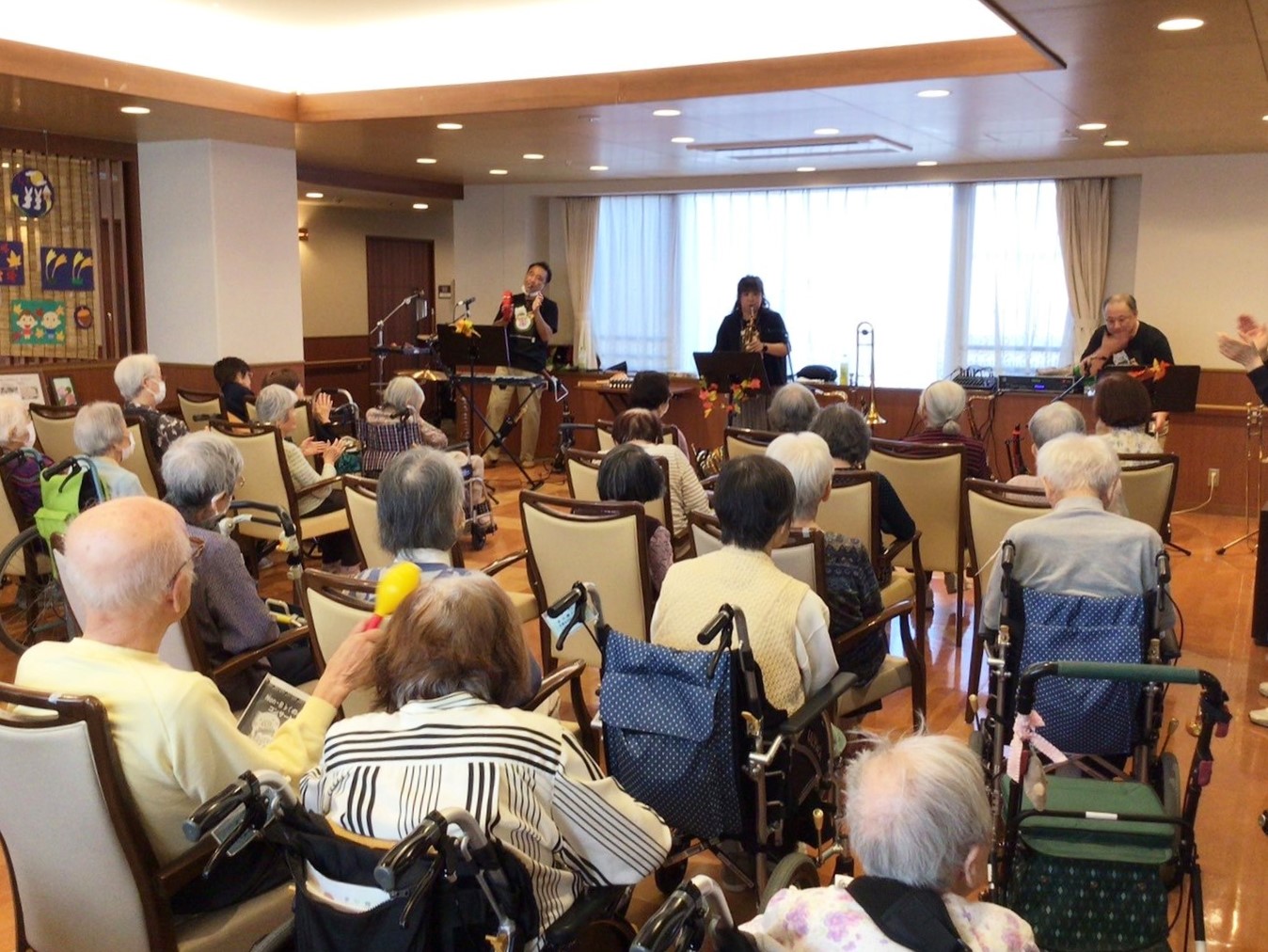 演奏会-1　ニチイホーム江戸川