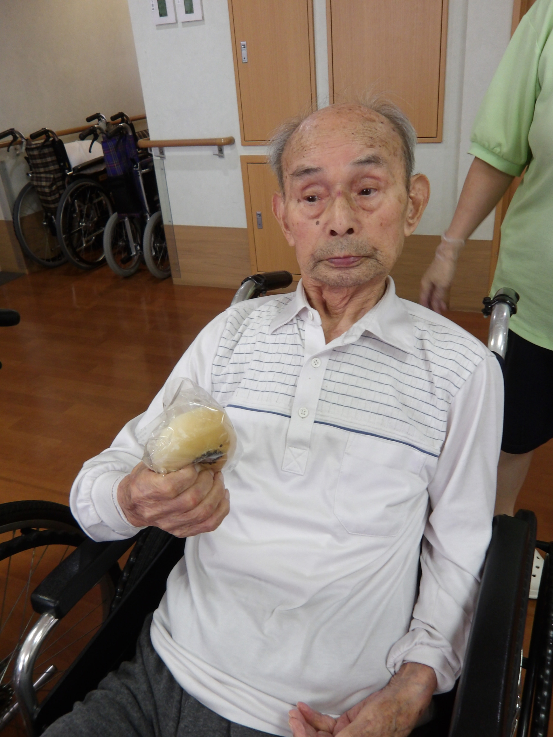 パン販売-3　ニチイホーム東府中