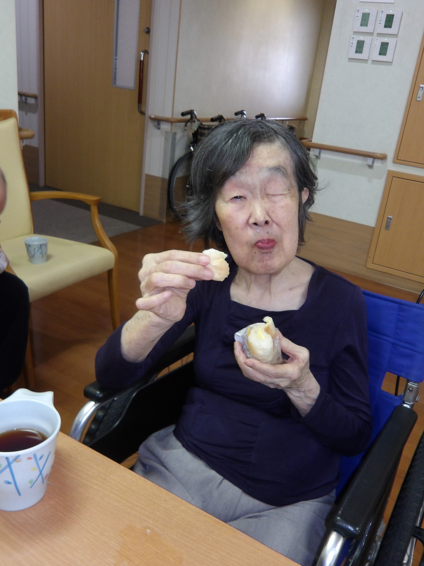 パン販売-6　ニチイホーム東府中