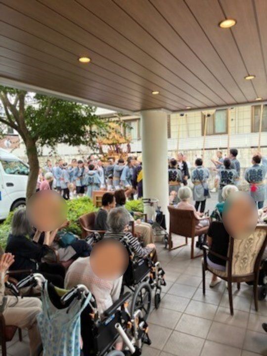 碑文谷町会お神輿見学-２　ニチイホーム碑文谷