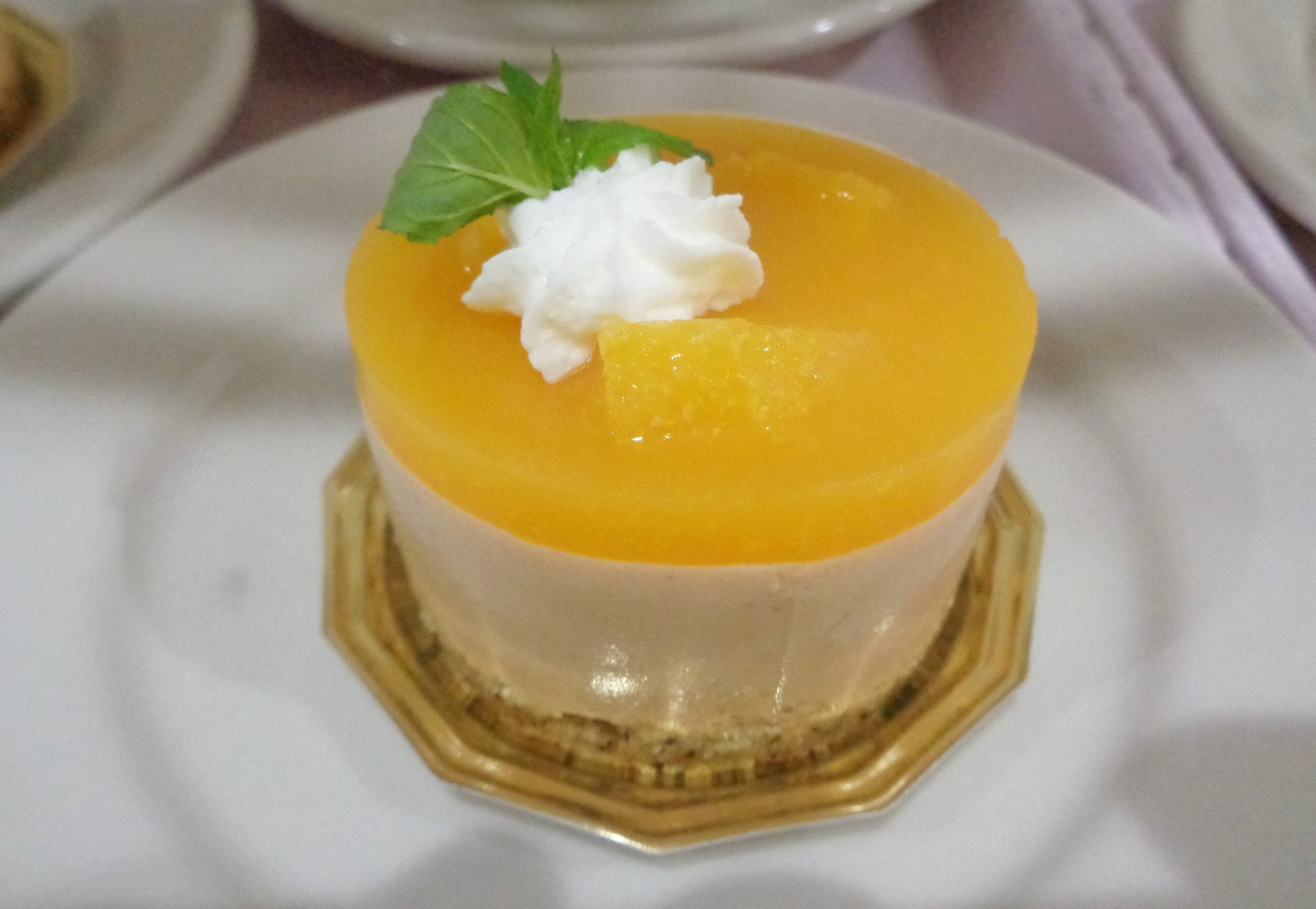 今月のケーキ-2　ニチイホーム元住吉