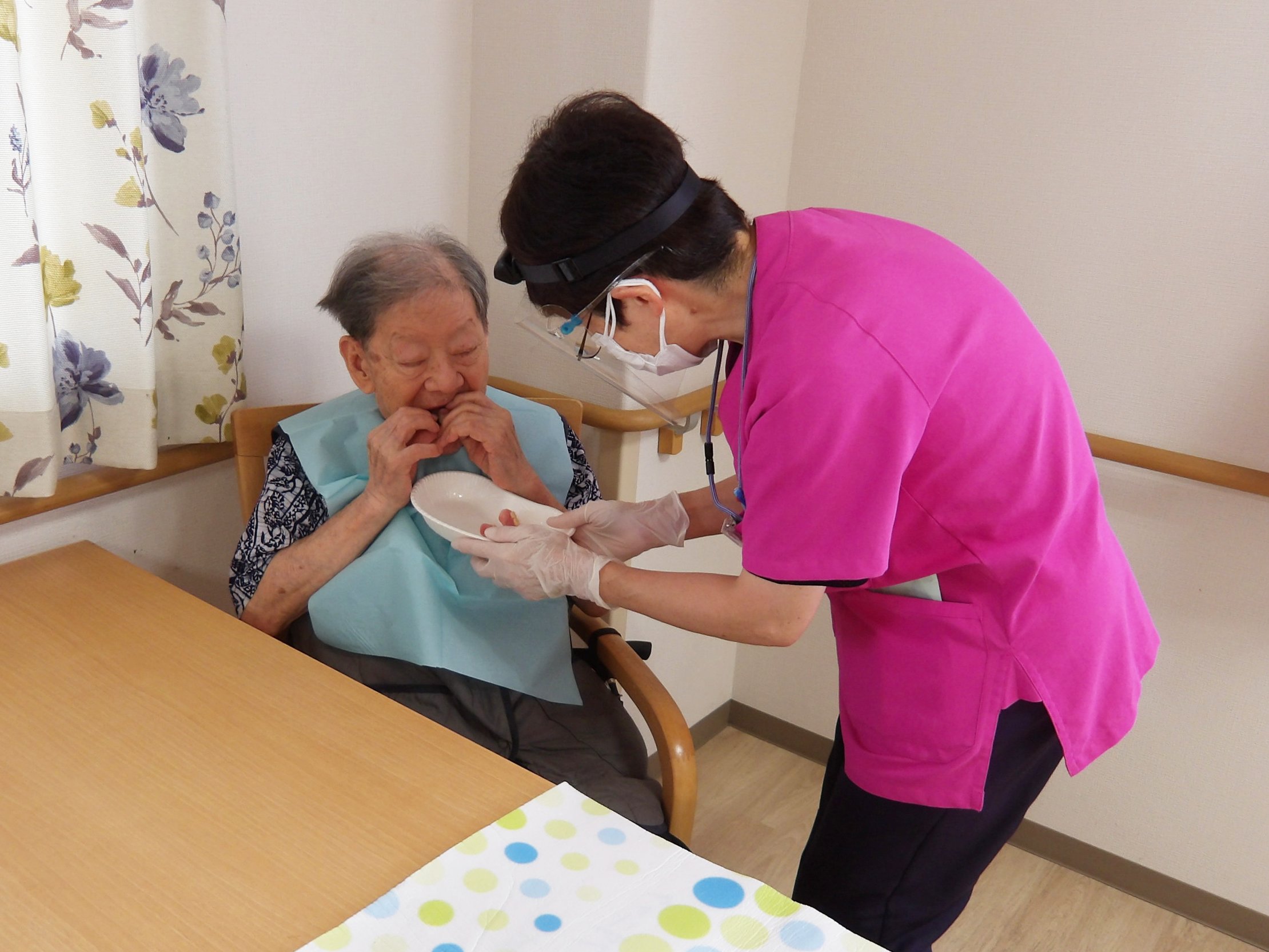歯科往診の様子-2　ニチイホーム練馬高野台