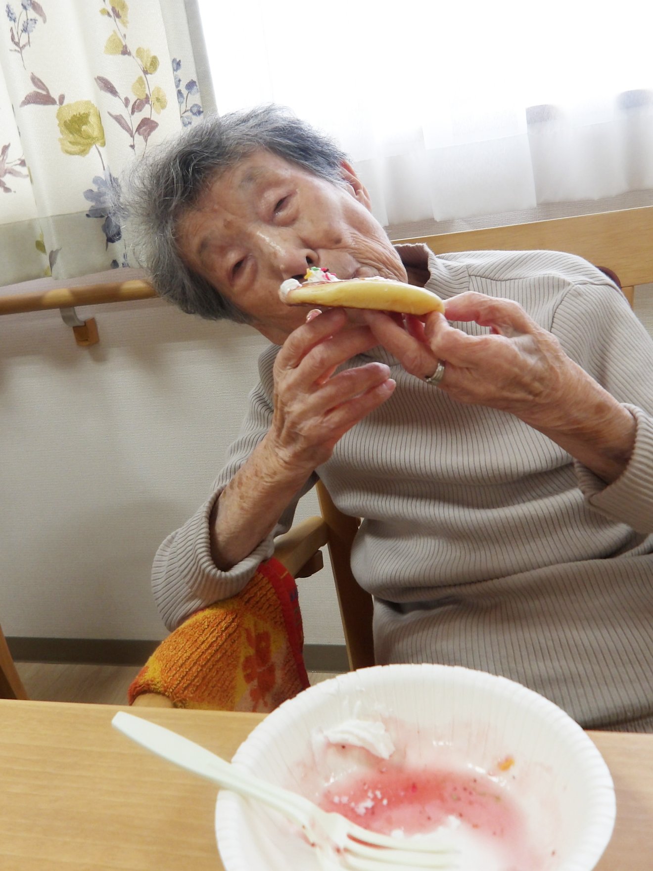 パンケーキを作り-3　ニチイホーム練馬高野台