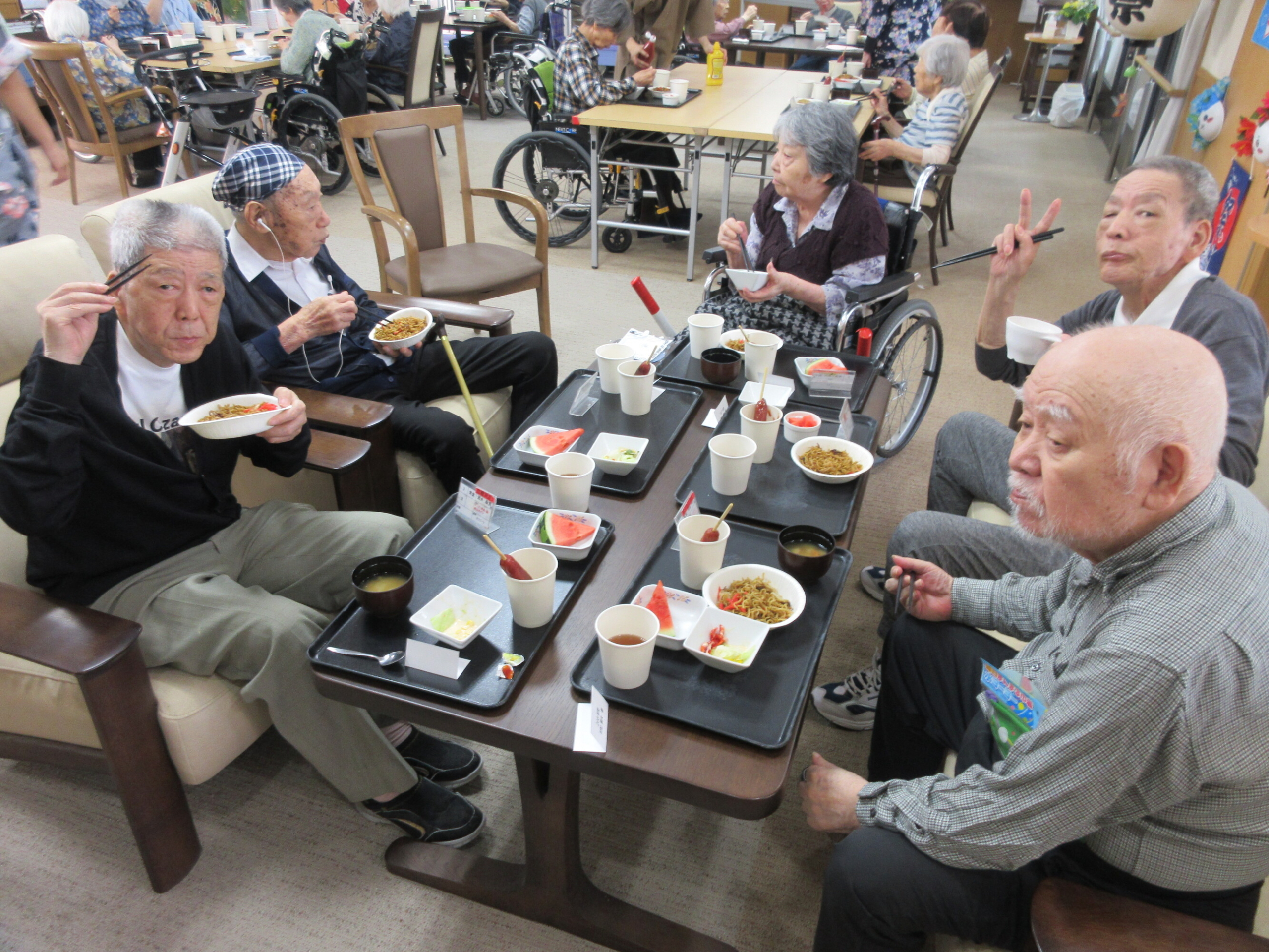 納涼祭2025～お祭りご飯～-2　ニチイホーム登戸