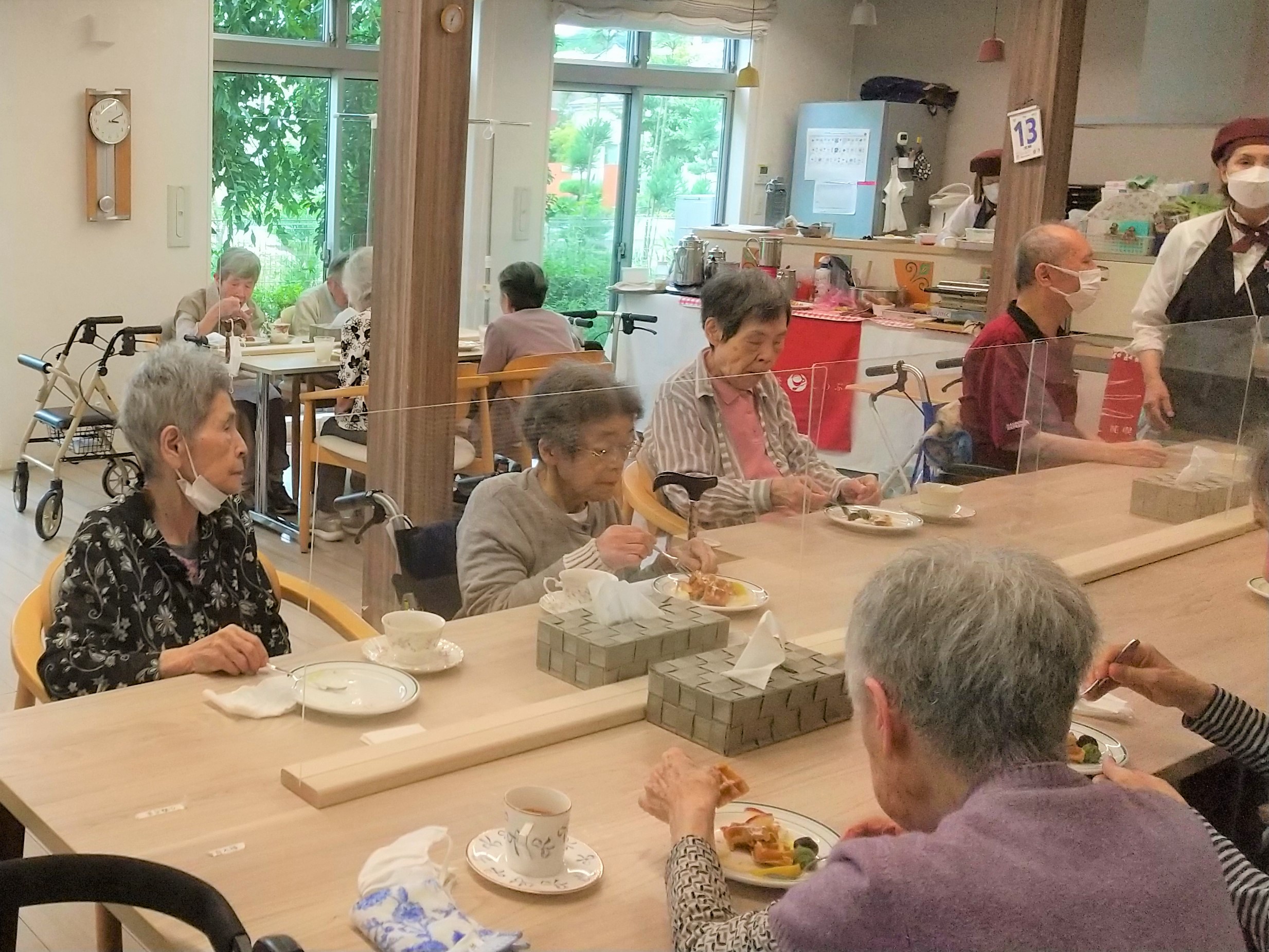 ニチイメゾン東山20250913出張喫茶３