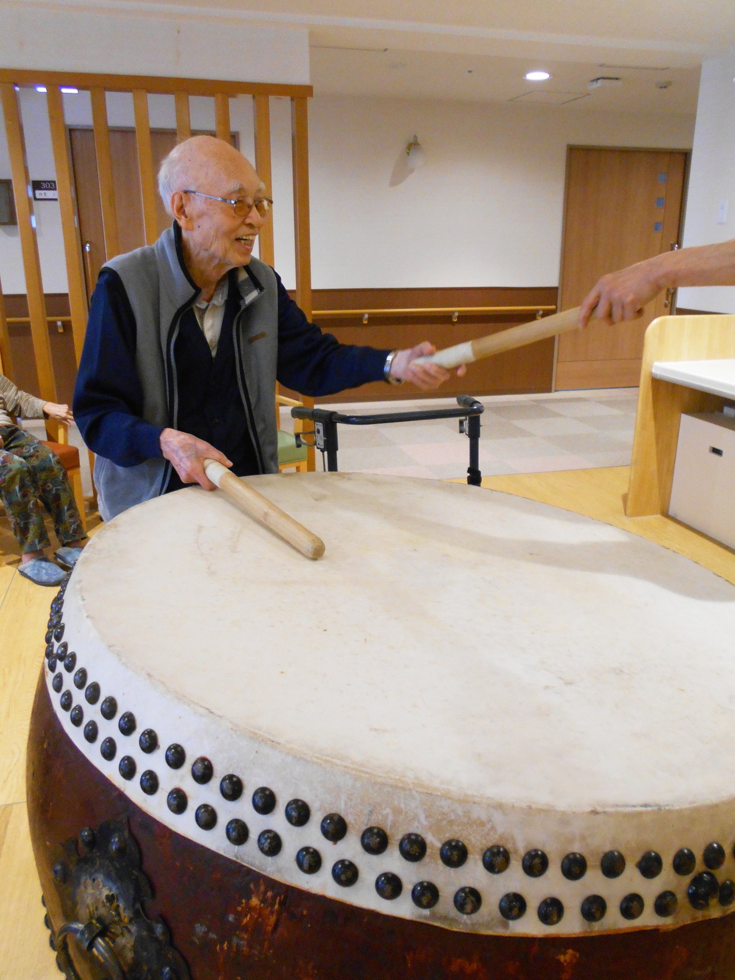 迫力の太鼓-1 ニチイホーム東浦和