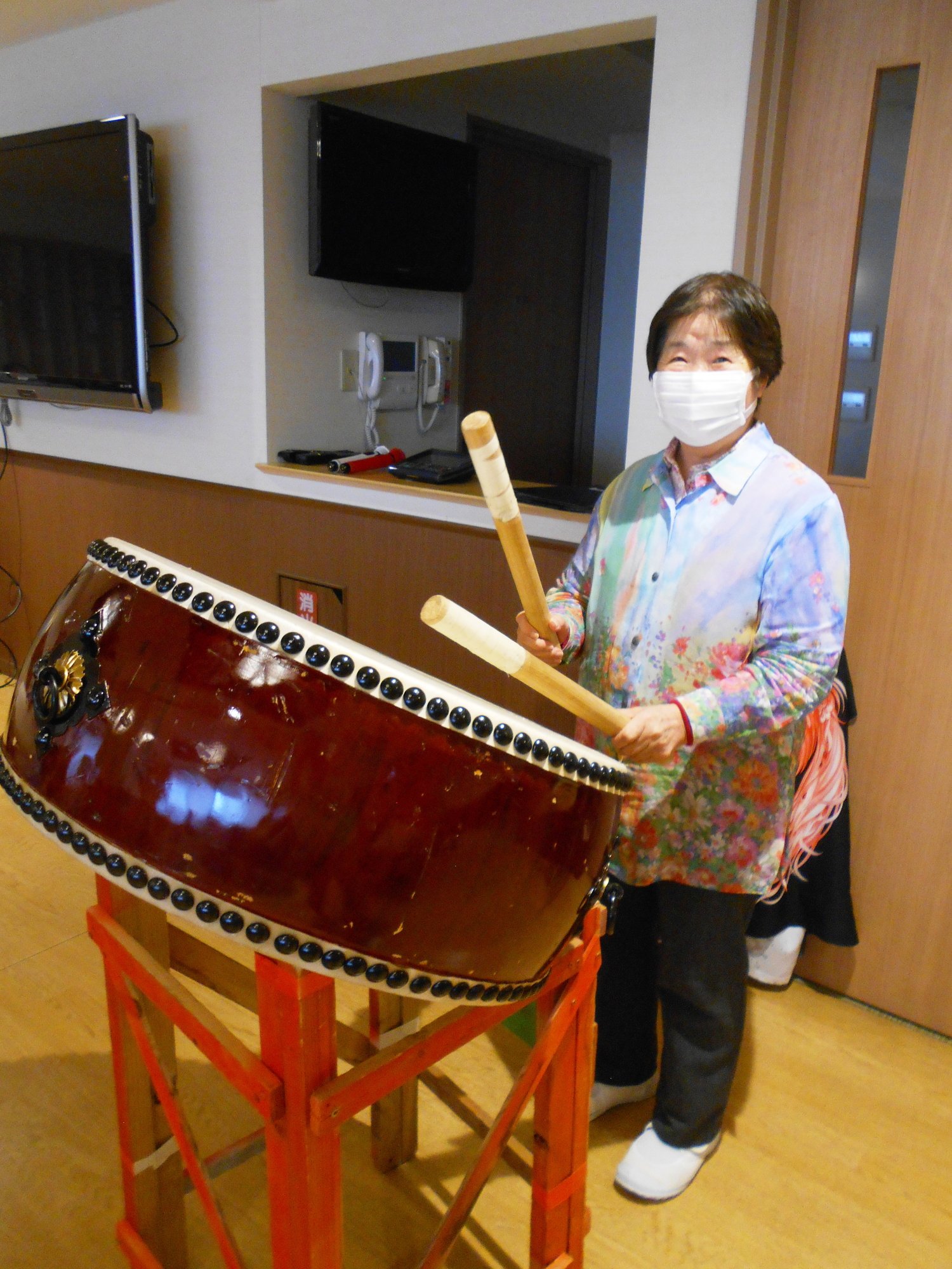 迫力の太鼓-2 ニチイホーム東浦和