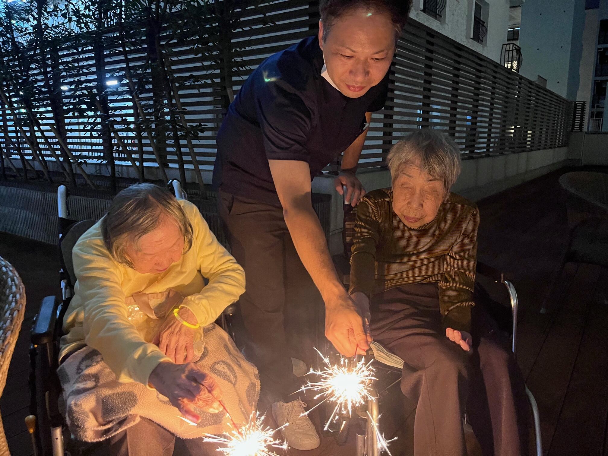 夕涼み花火-2 ニチイホーム勝どき