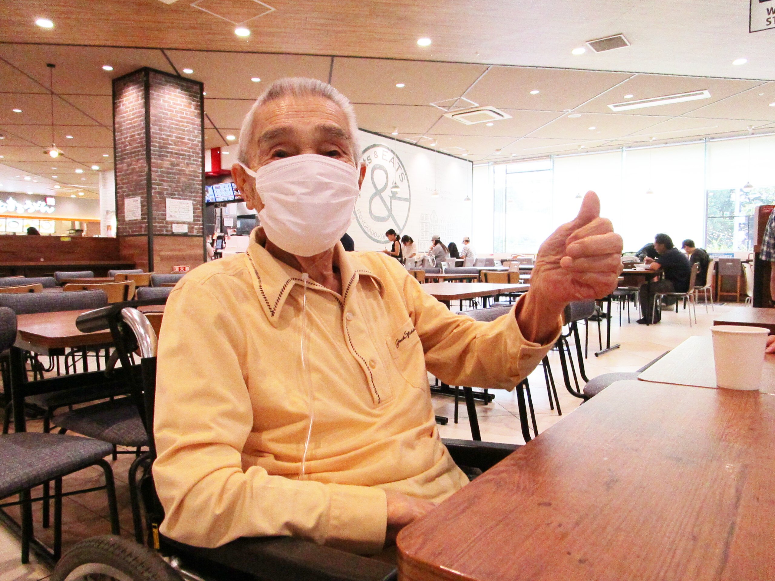 外出でケーキタイム-2 ニチイホーム三鷹