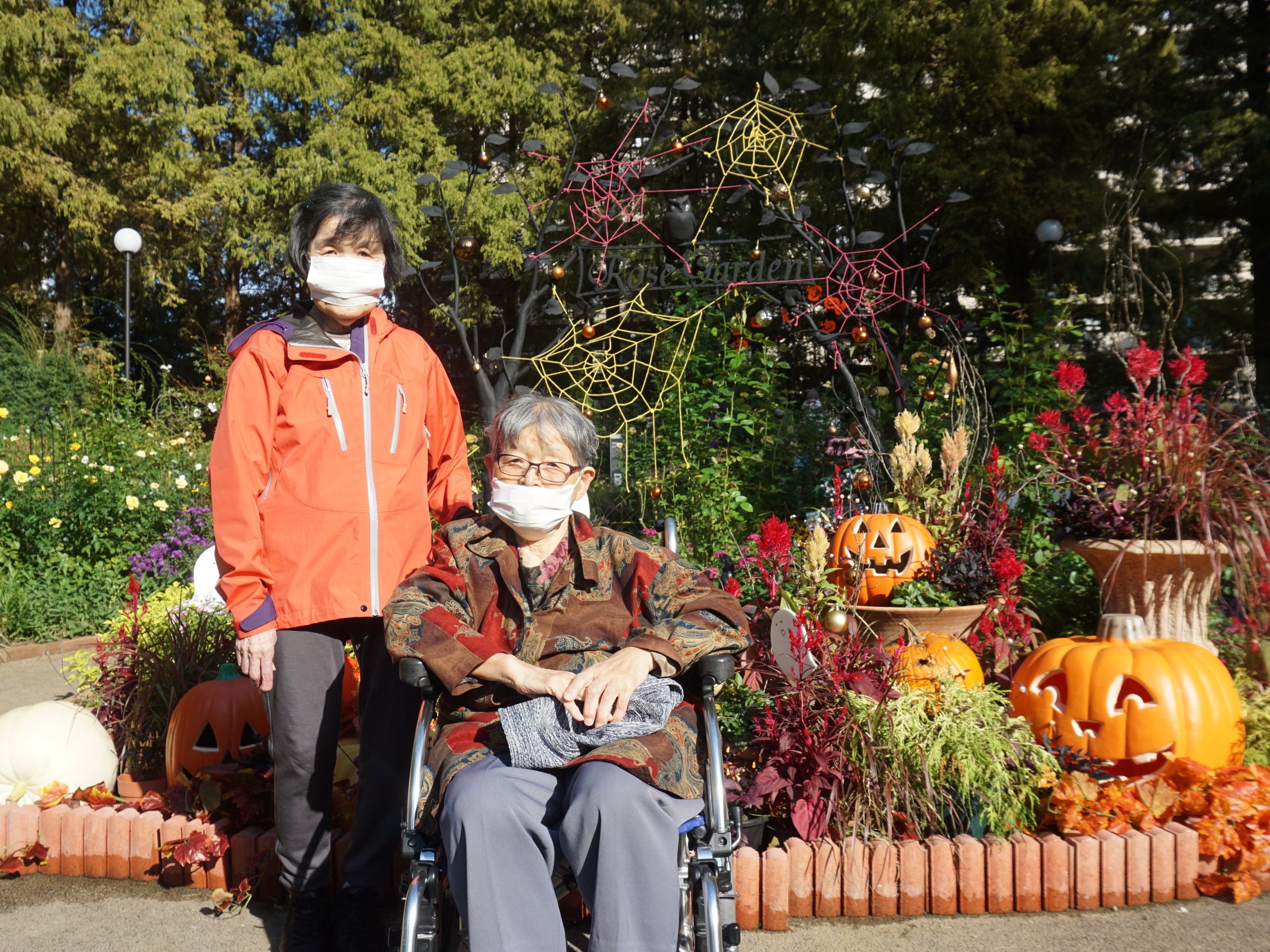ローズガーデンへ外出-1 ニチイホーム練馬高野台