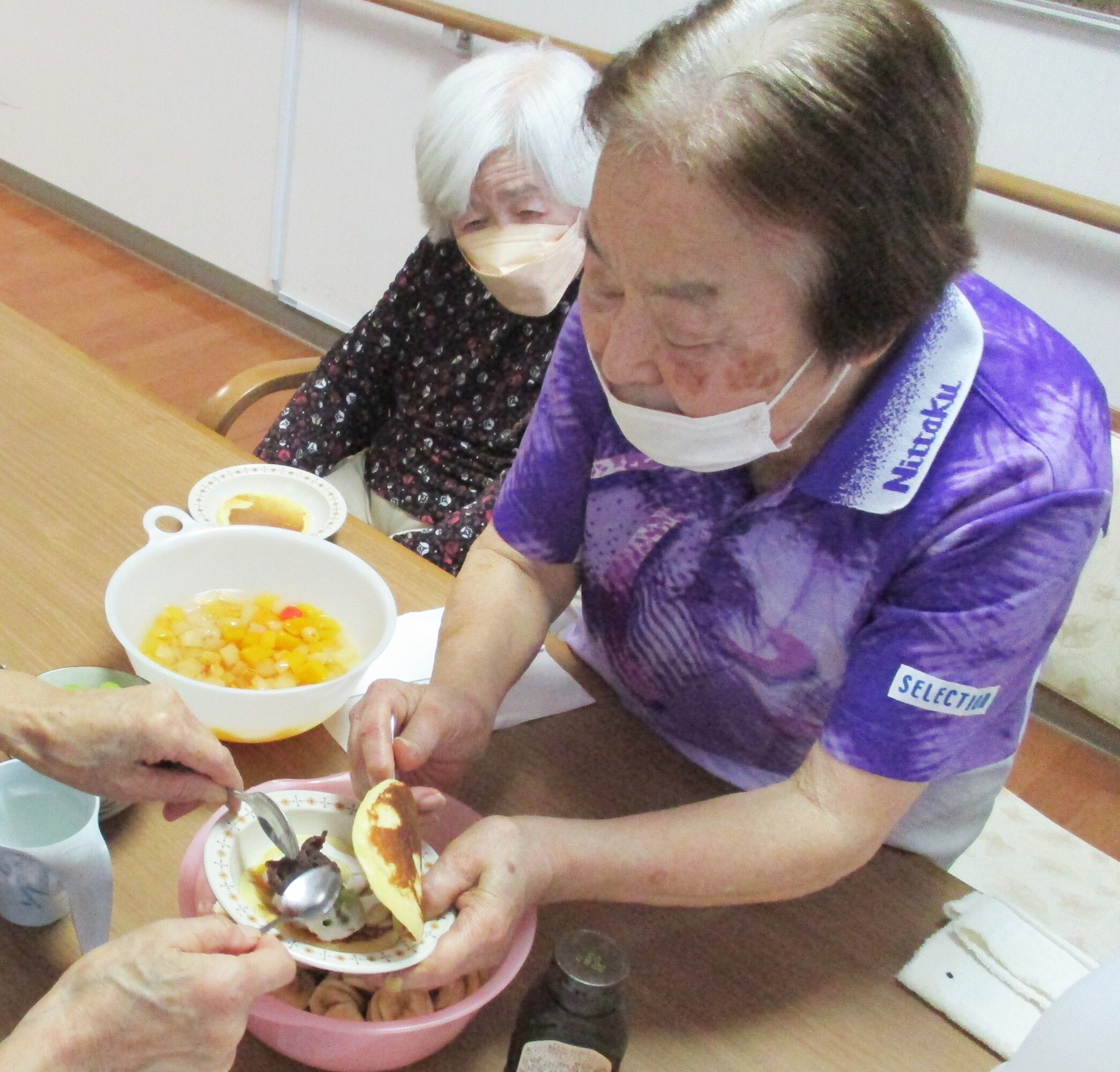 パンケーキ作り-1 ニチイホーム読売ランド前