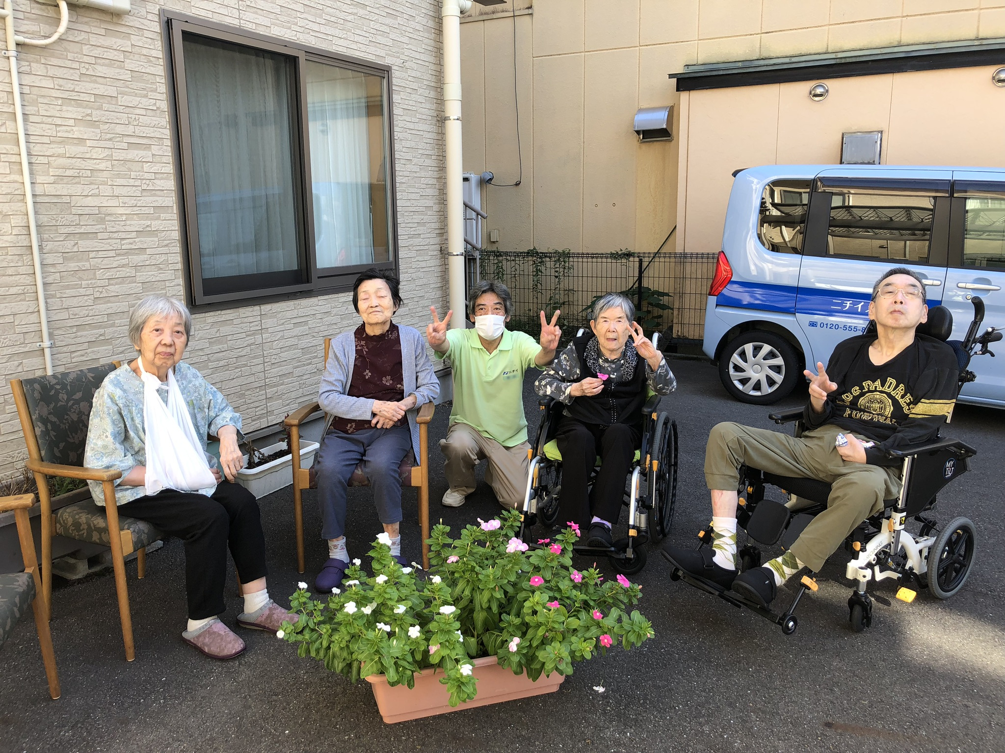 ニチイメゾン岐阜六条20251017日向ぼっこ１