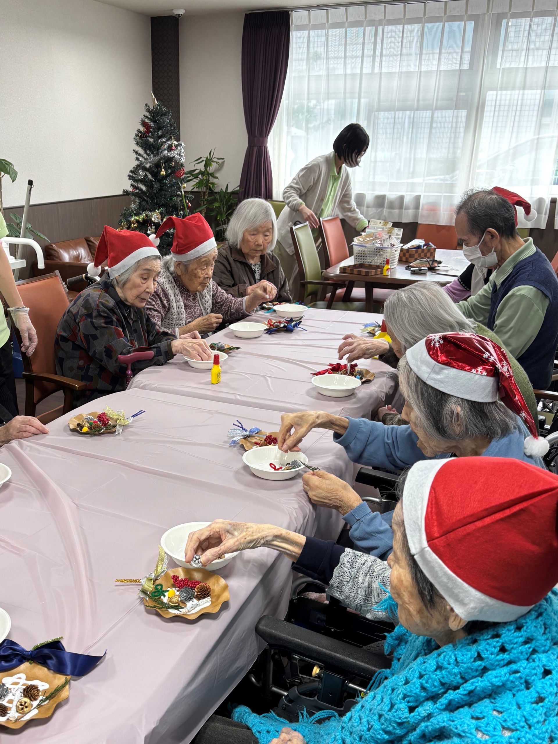 ニチイメゾン南草津Ⅱ番館20251110クリスマスリース2