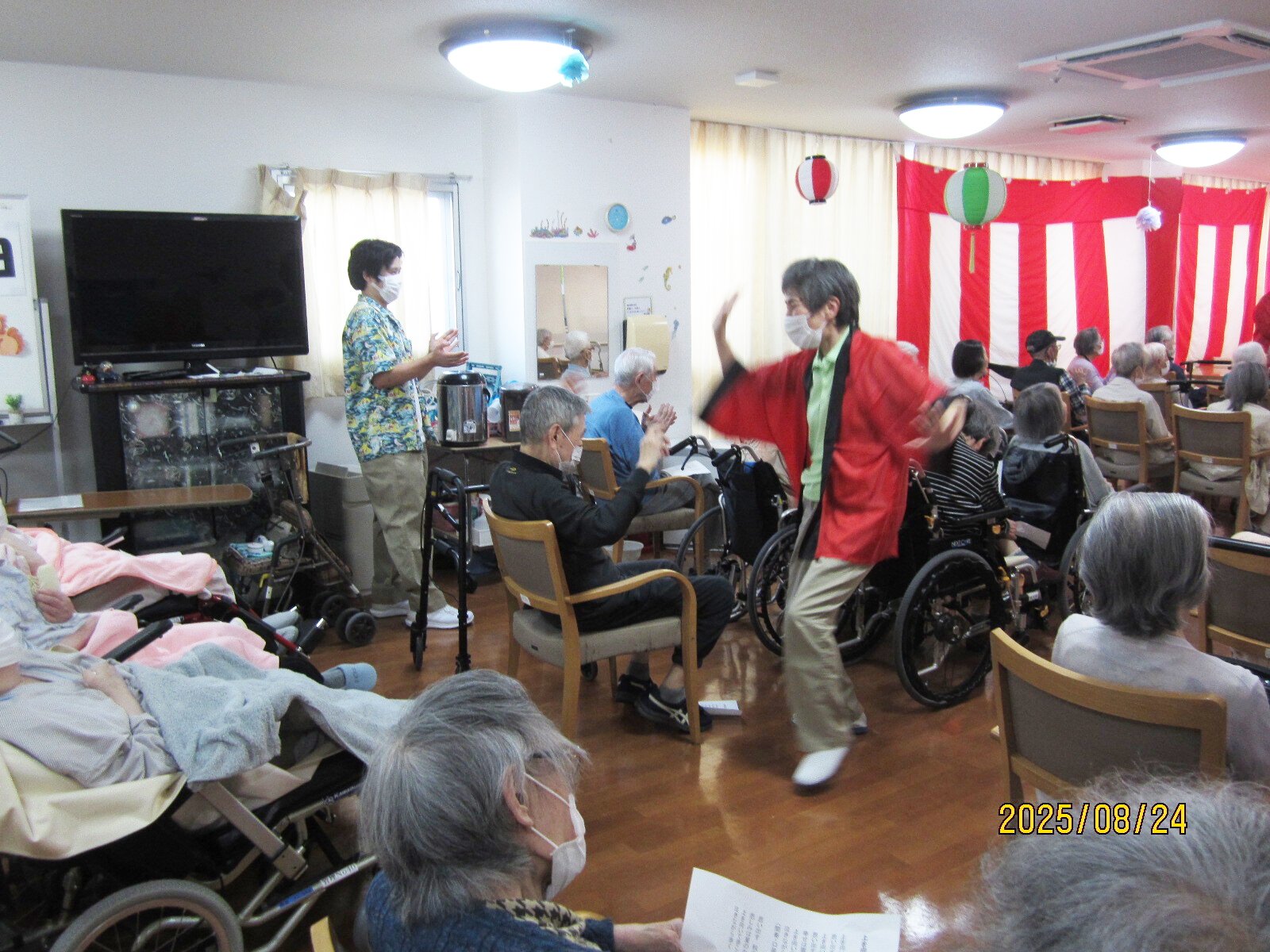 みんなで楽しくお祭り気分♪-1 ニチイホーム青葉台