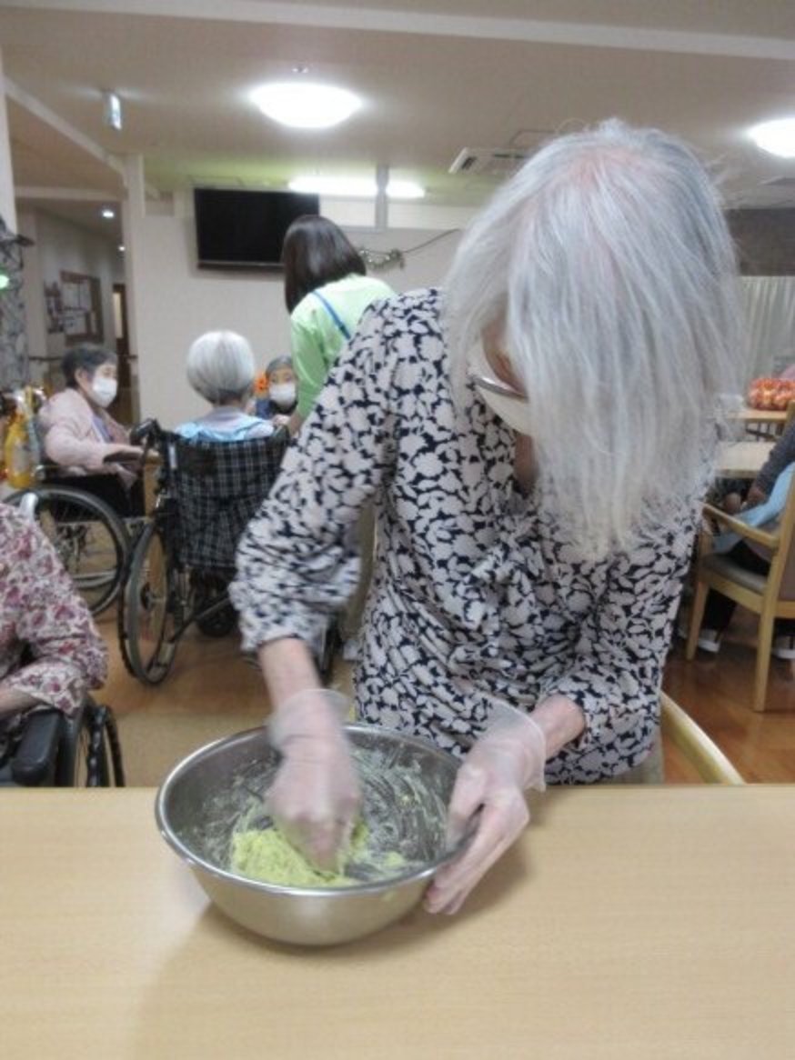 スイートポテトづくり-2 ニチイホーム千歳船橋