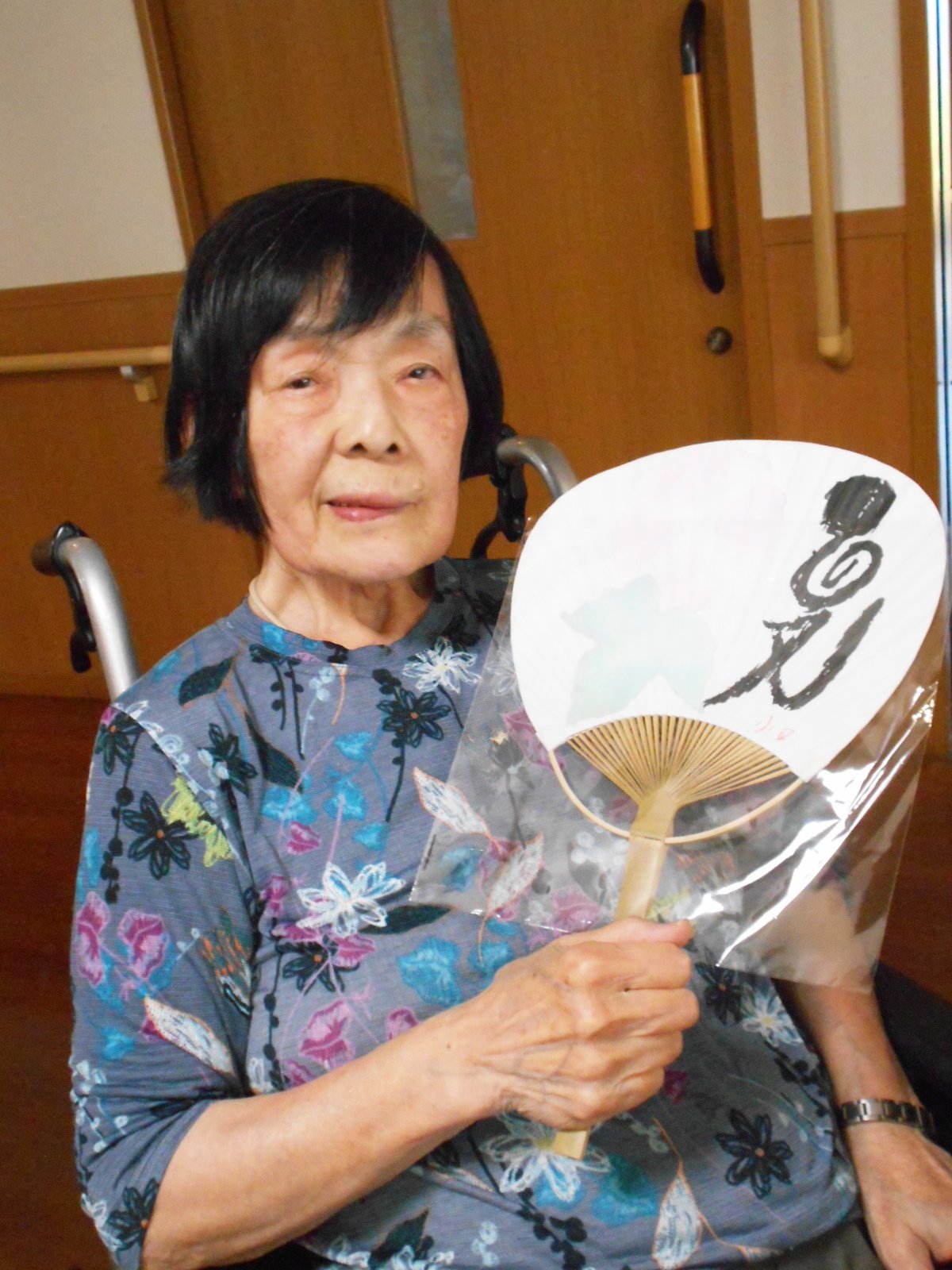 うちわを作りました！-2　ニチイホーム海老名