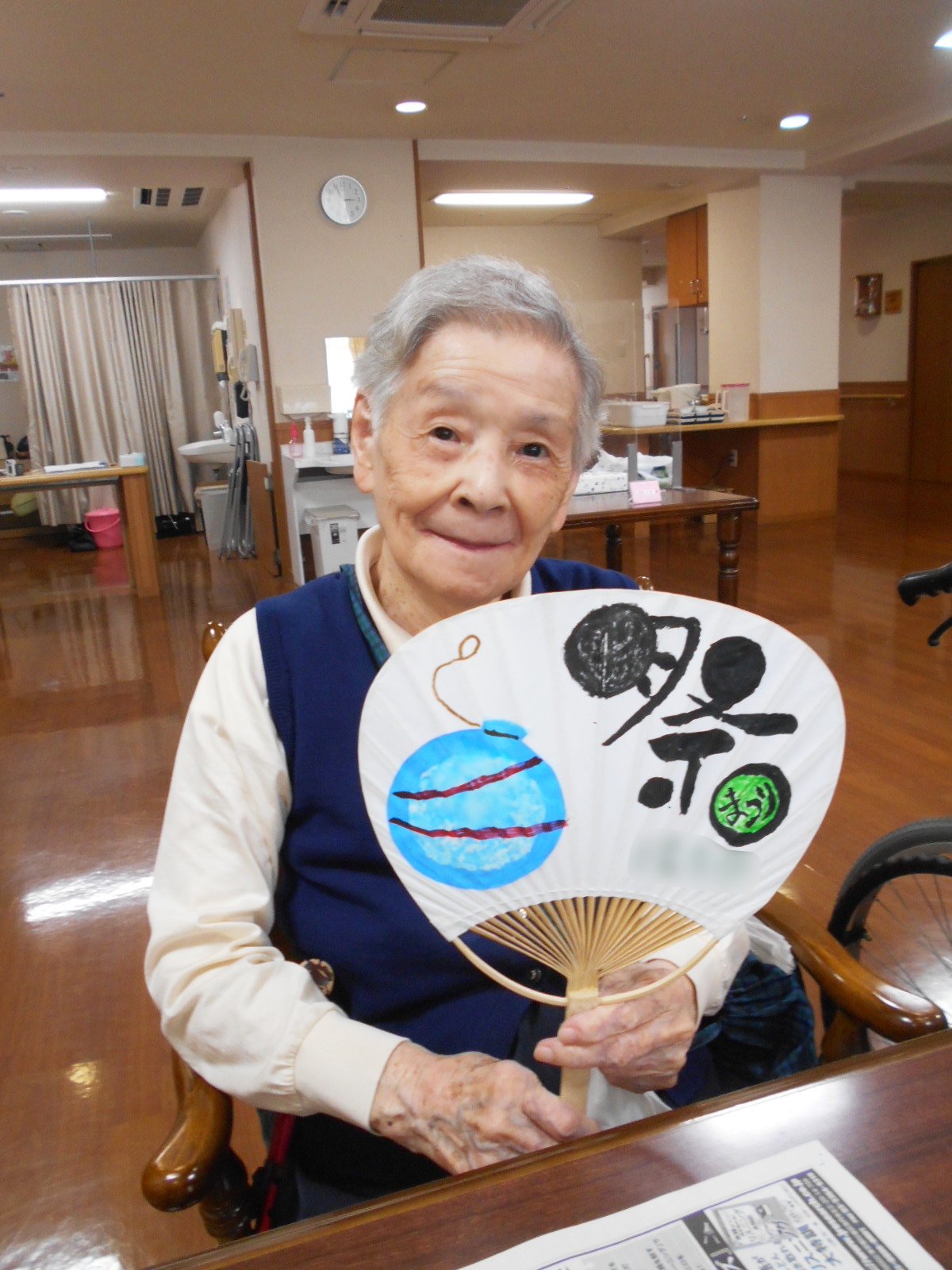 うちわを作りました！-3　ニチイホーム海老名