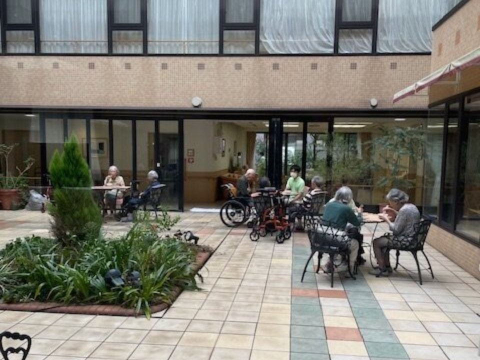 訓練を兼ね豚汁作り-3　ニチイホームはるひ野Ⅱ番館