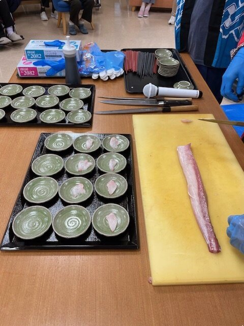 鰤の解体ショー-2 ニチイホームはるひ野Ⅱ番館