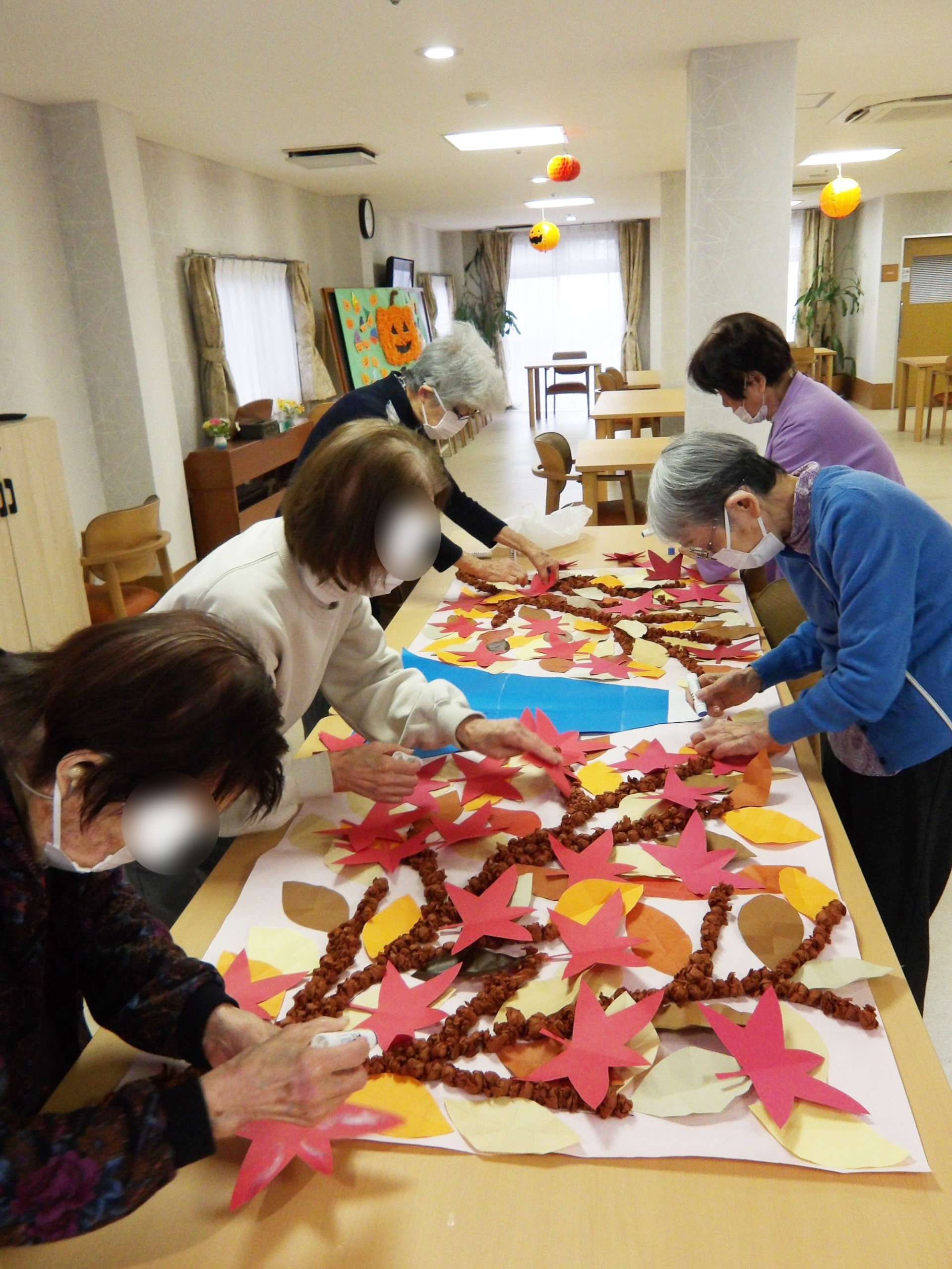 秋の工作-1　ニチイホーム東府中